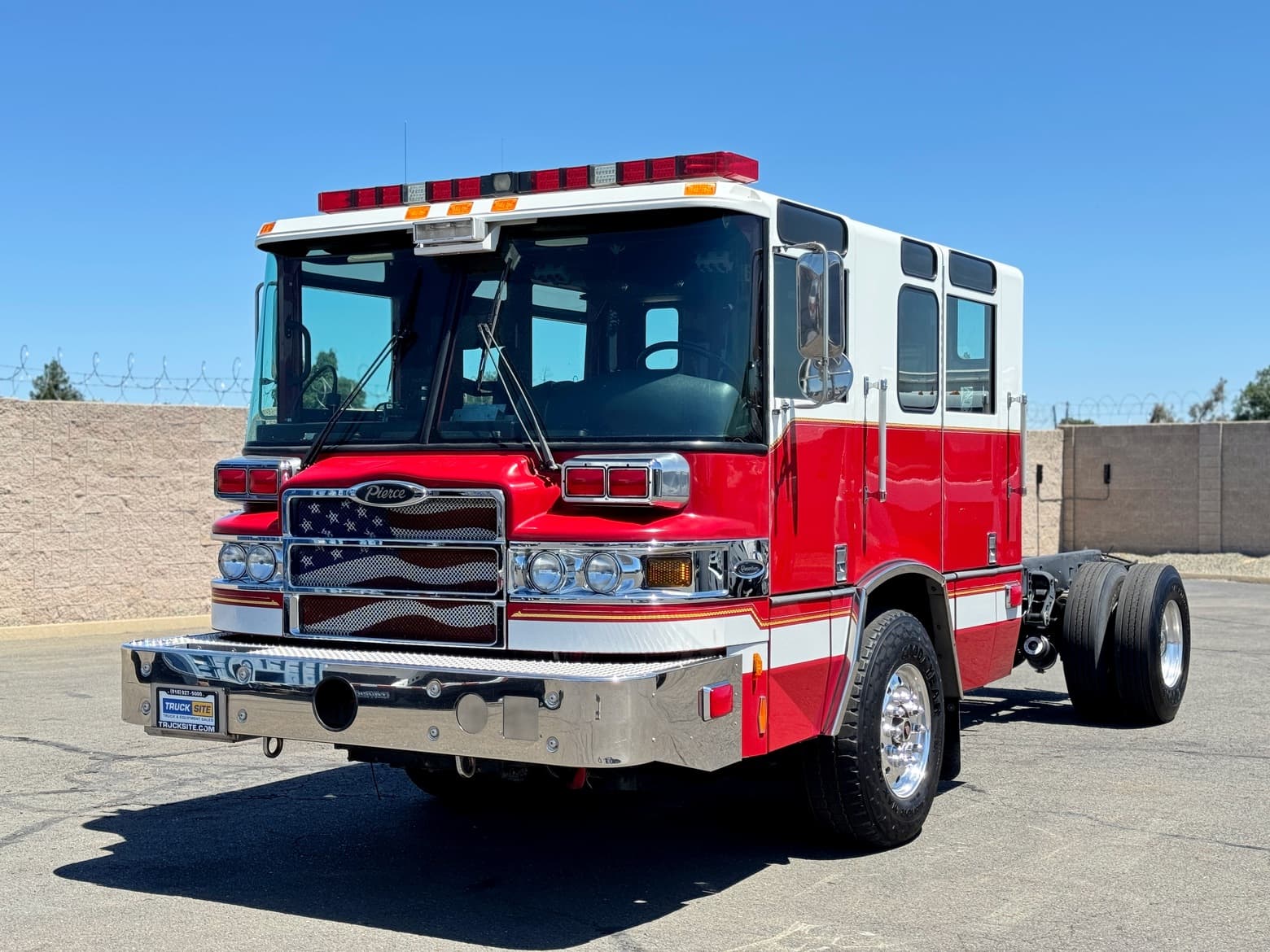 2005 Pierce Quantum Single Axle Cab & Chassis