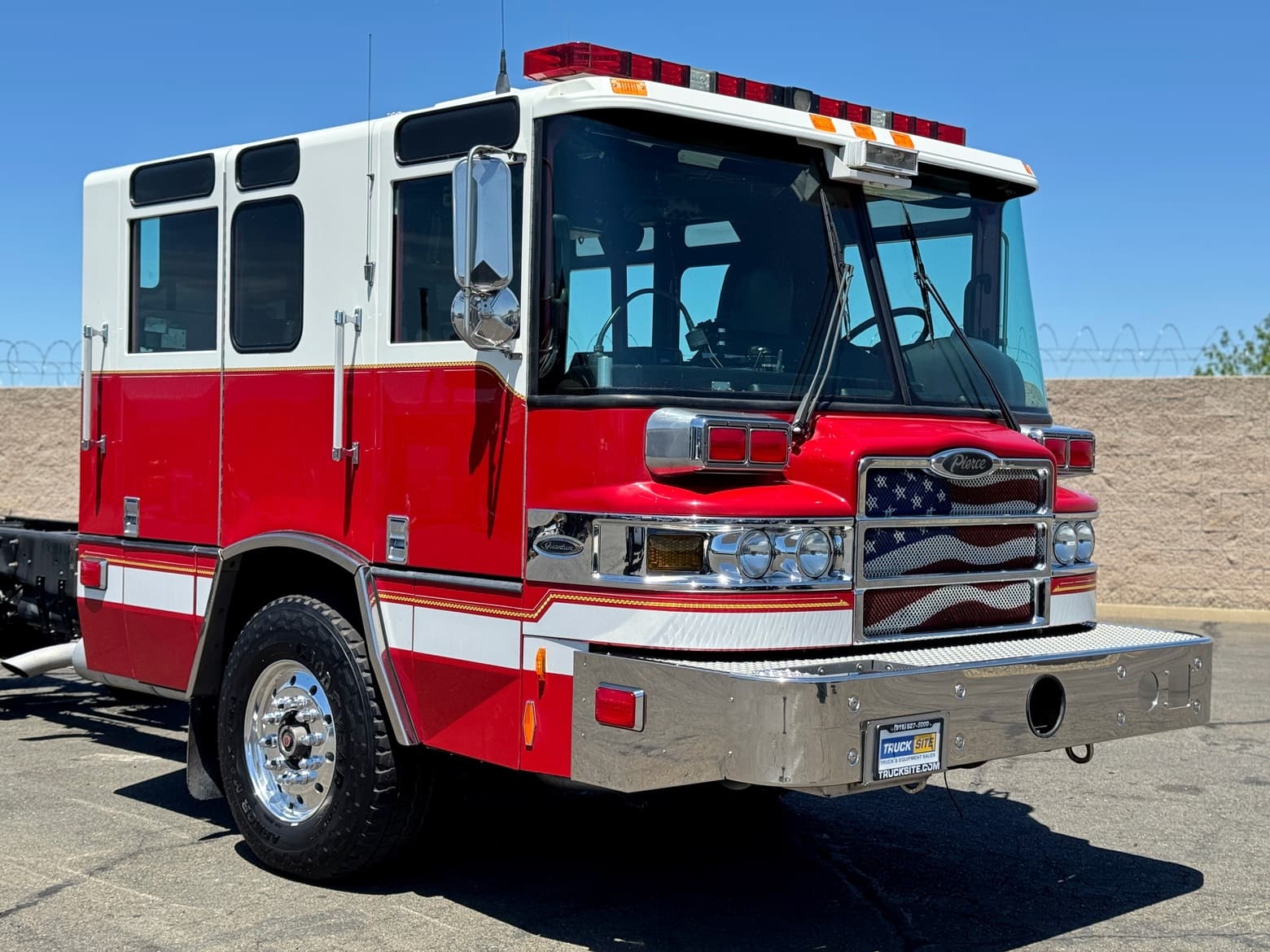 2005 Pierce Quantum Single Axle Cab & Chassis