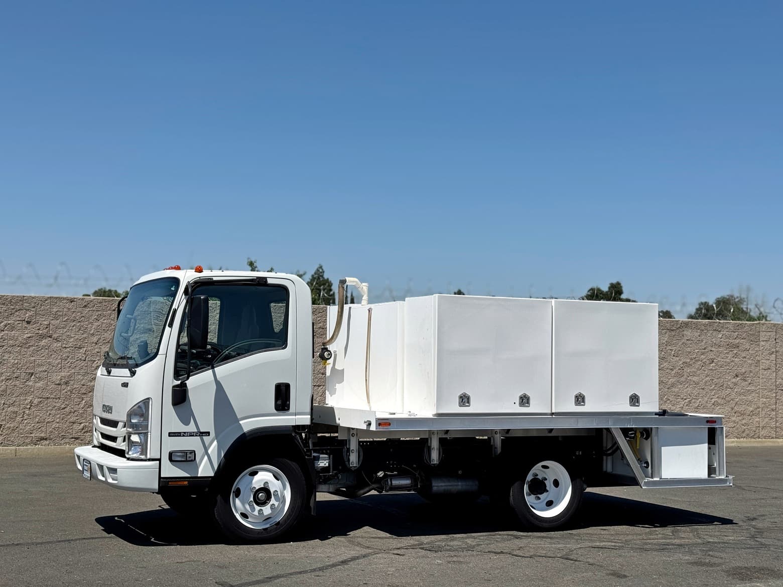 2021 Isuzu NPR HD Spray Truck