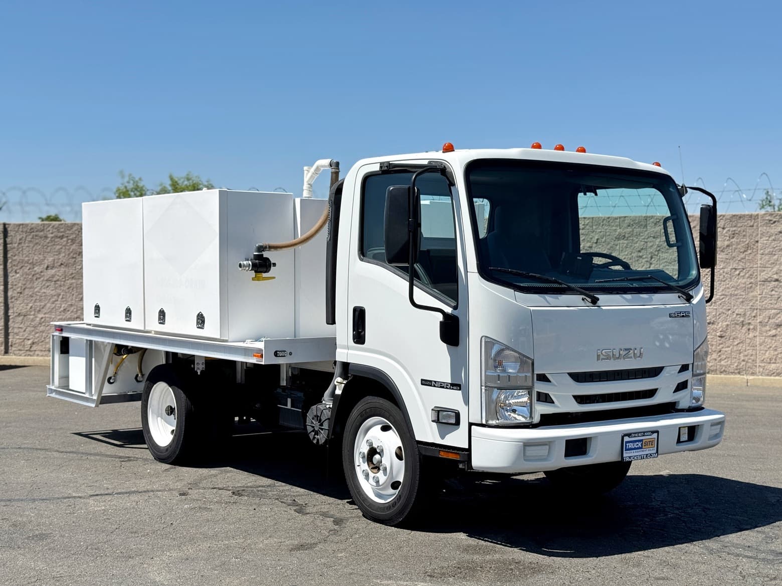 2021 Isuzu NPR HD Spray Truck