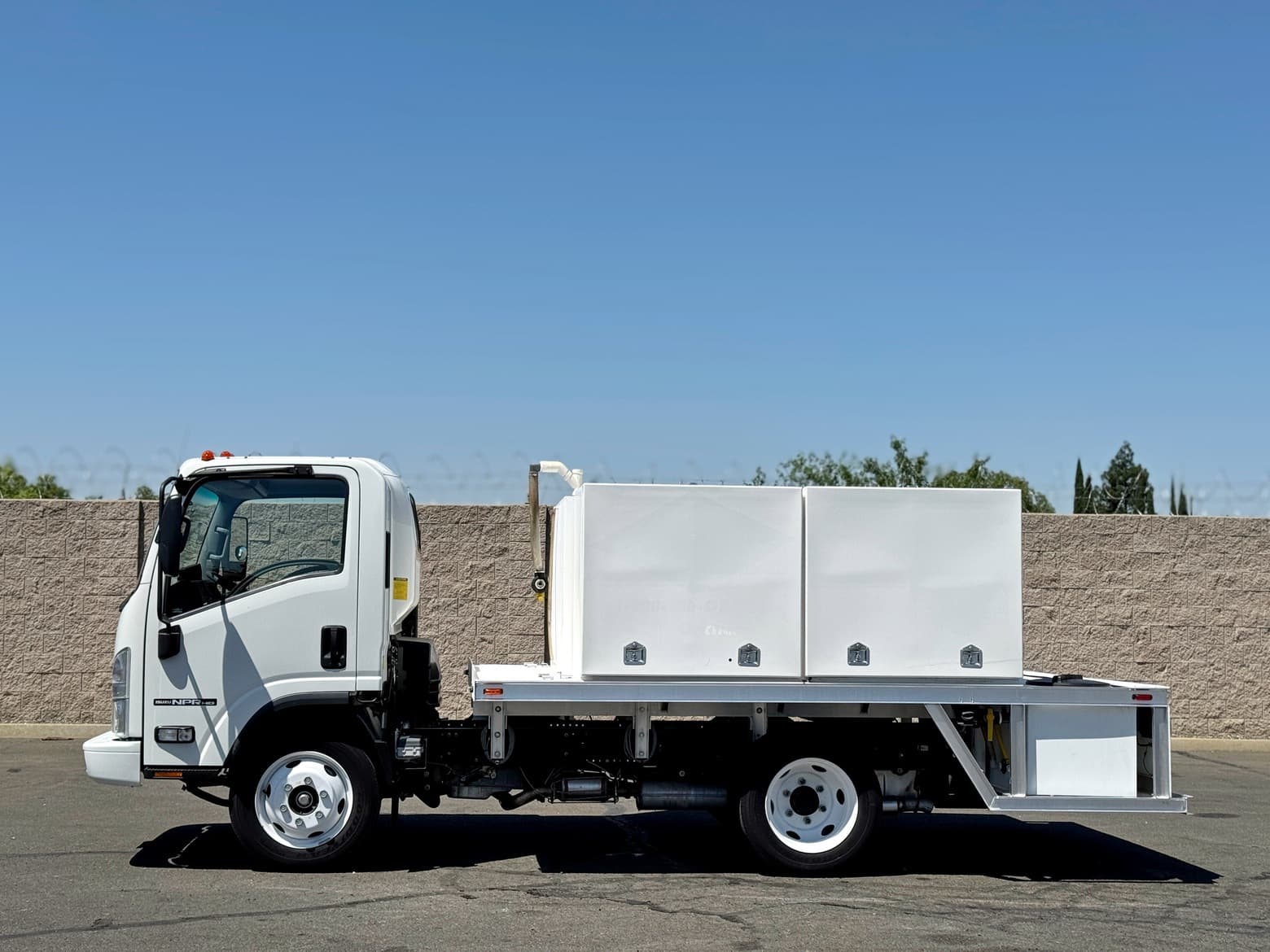 2021 Isuzu NPR HD Spray Truck