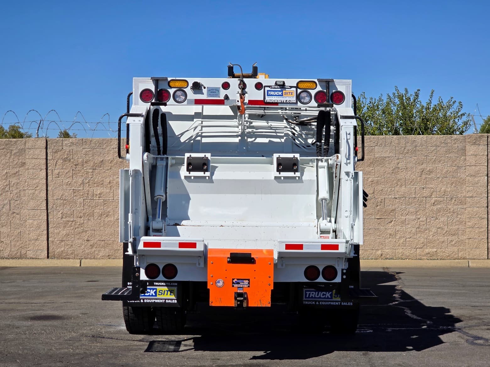 2023 Isuzu FTR Curbtender Quantum 10 YD Rear Load Garbage Truck