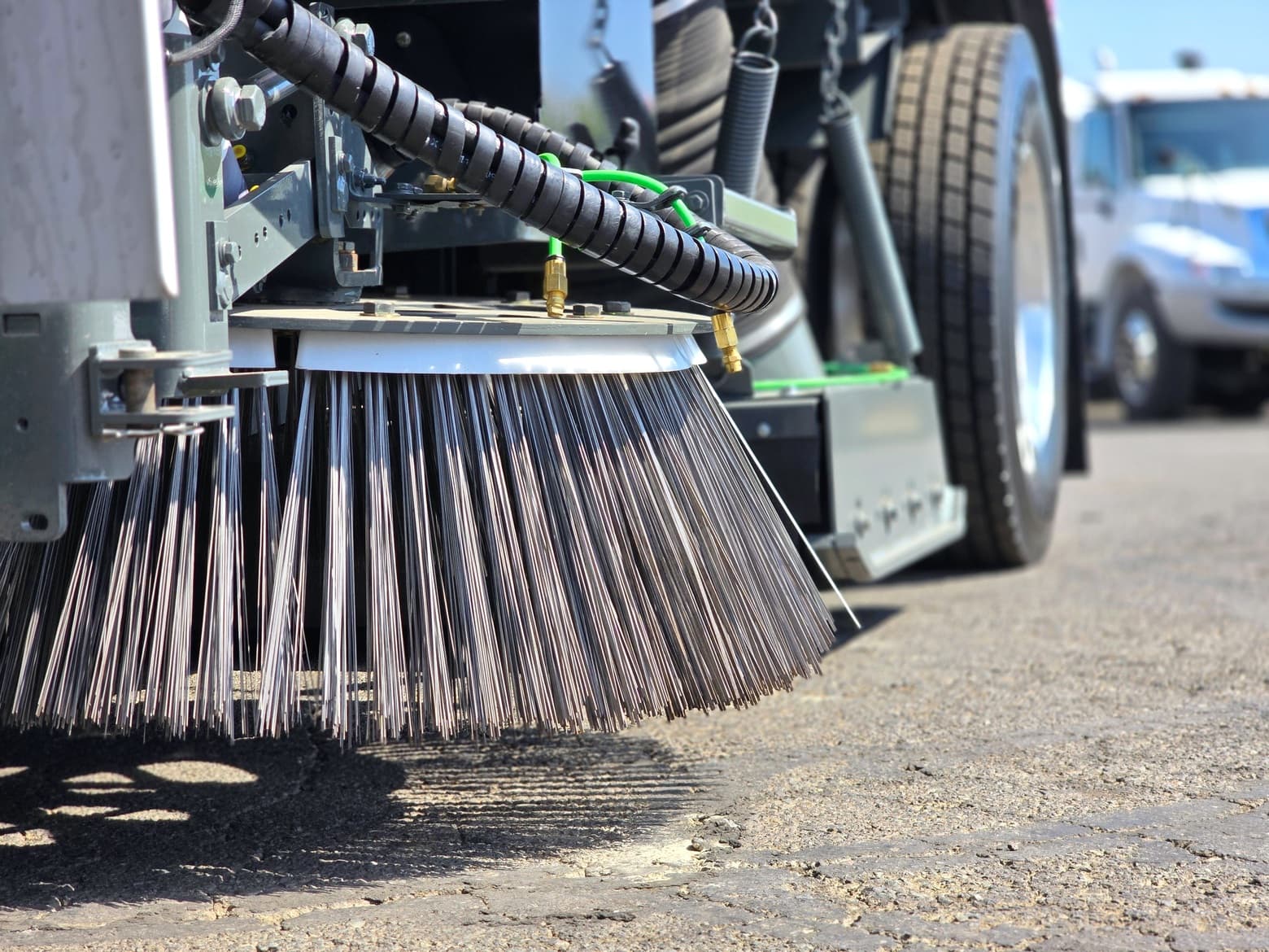2011 Elgin Crosswind Vacuum Street Sweeper International