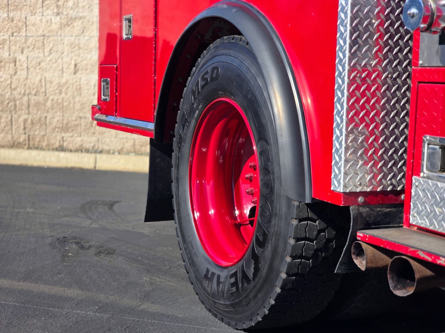 1999 International 4900 Type 3 Fire Pumper