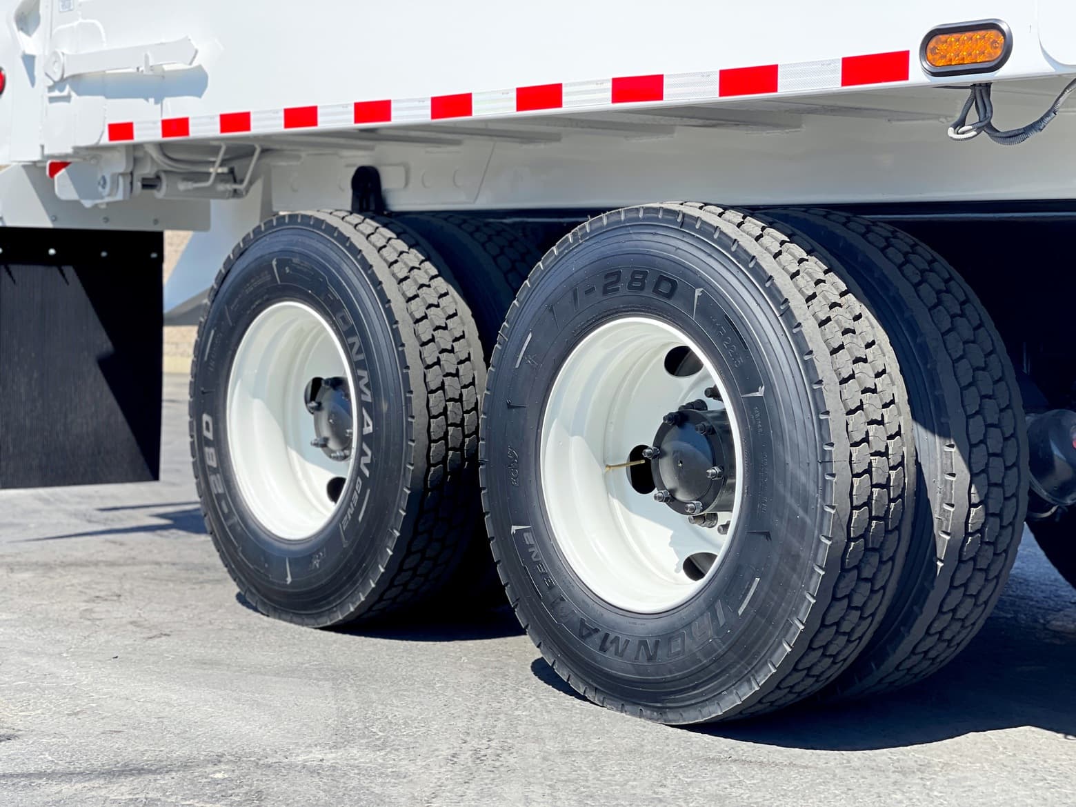 2006 Mack MR688S Heil Half Pack 40 YD Front Load Garbage Truck