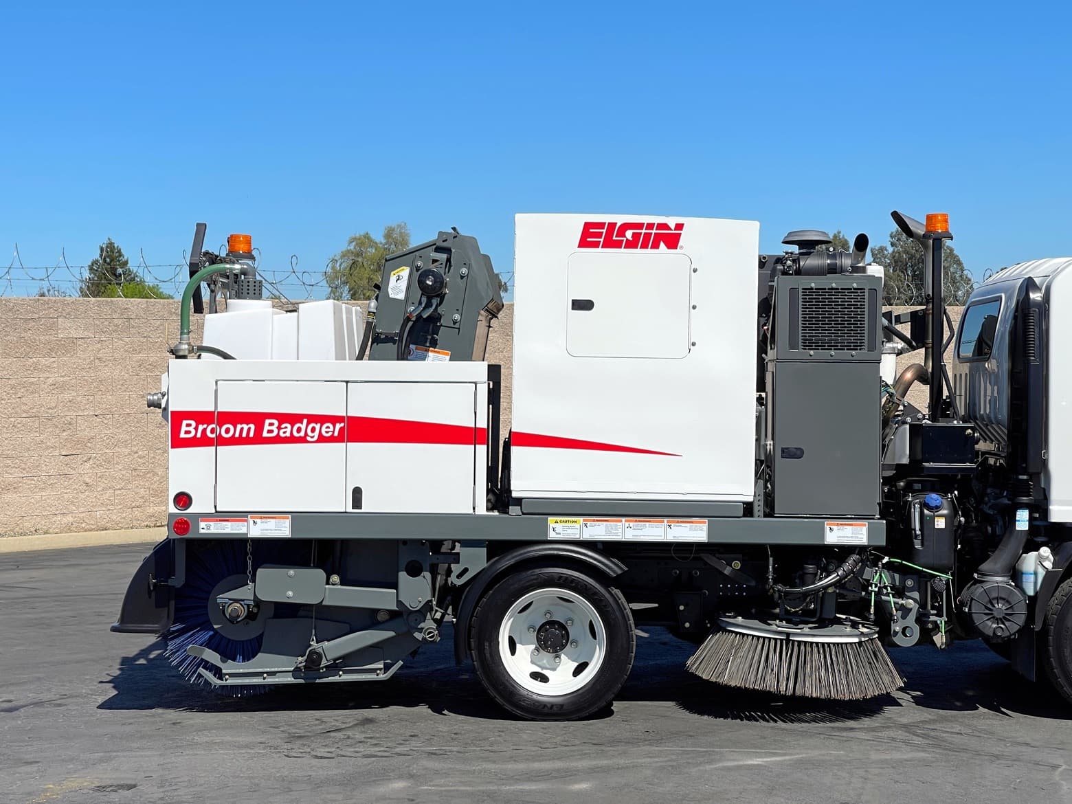 2024 Isuzu NRR Elgin Broom Badger Mechanical Sweeper