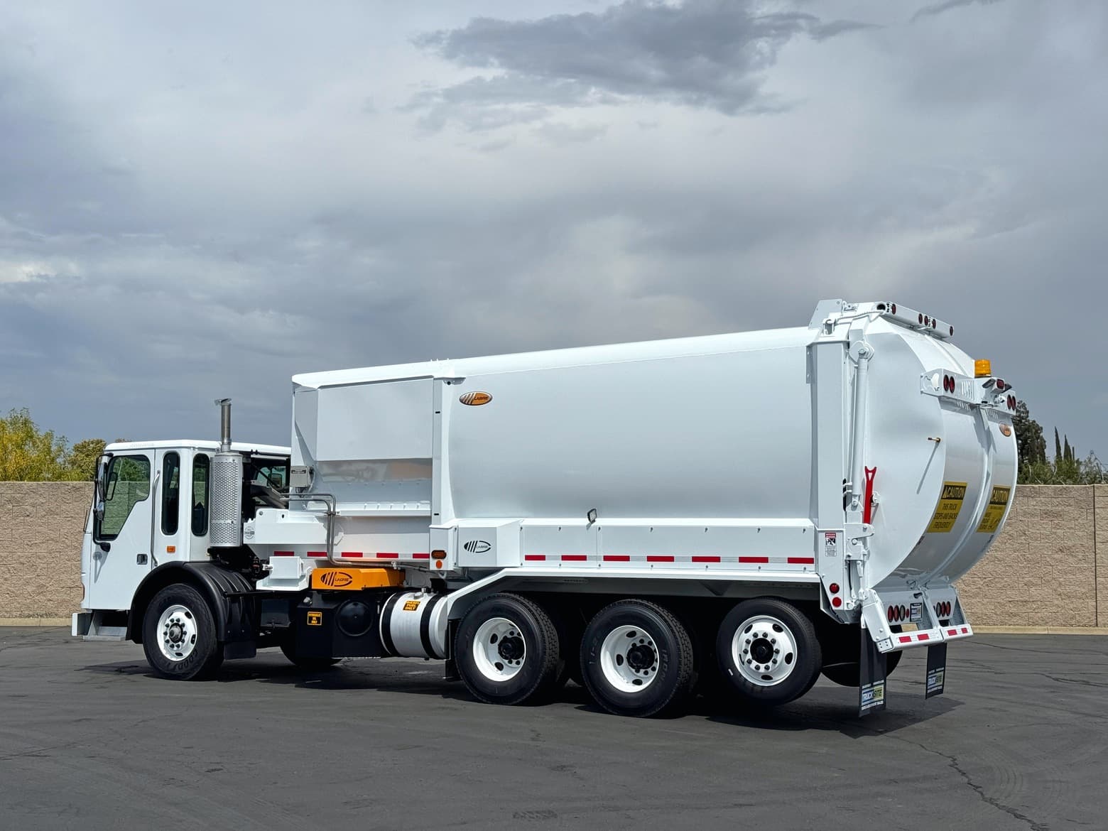 2011 American LaFrance Labrie Automizer 60/40 Split Garbage Truck