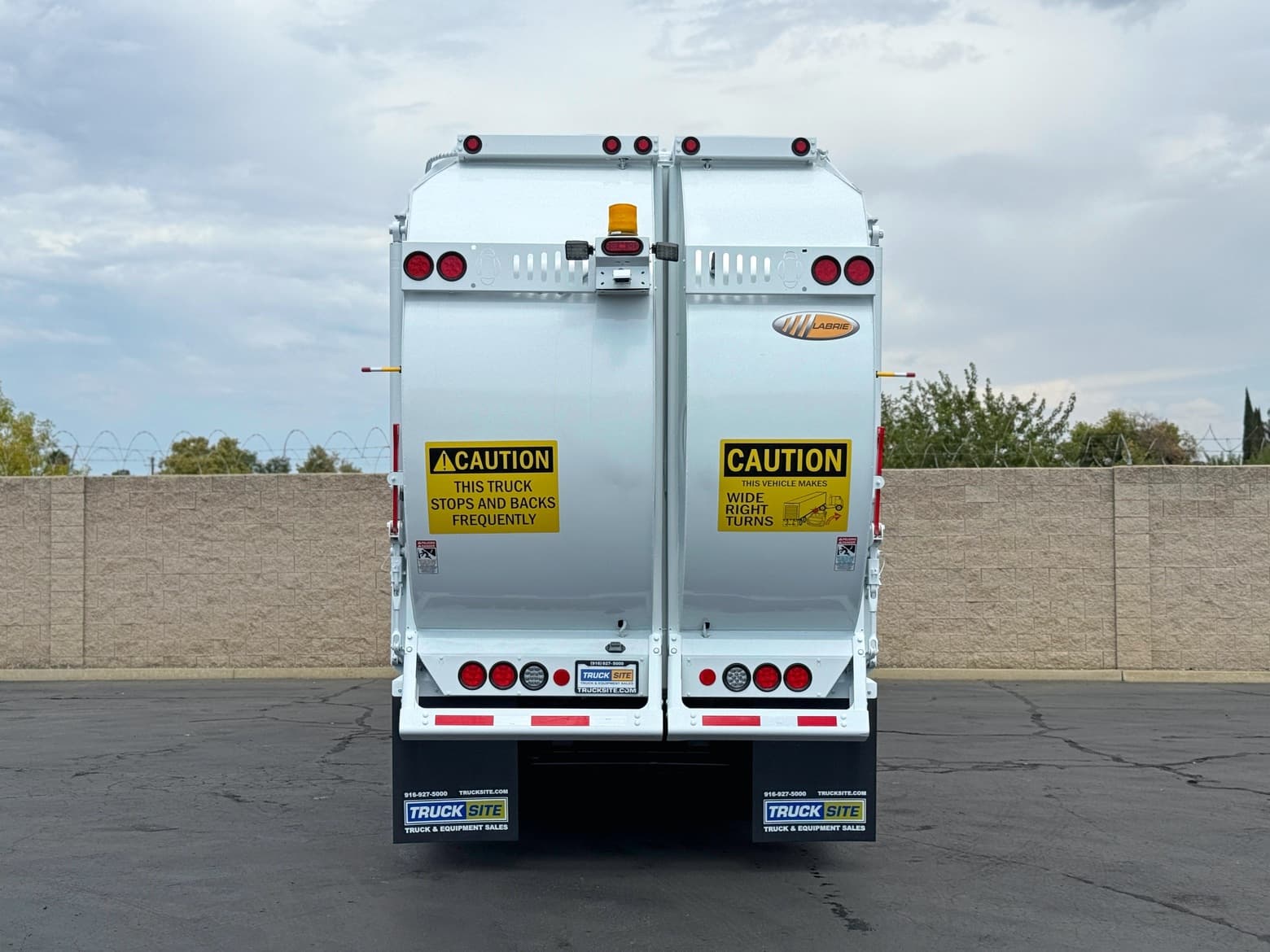 2011 American LaFrance Labrie Automizer 60/40 Split Garbage Truck