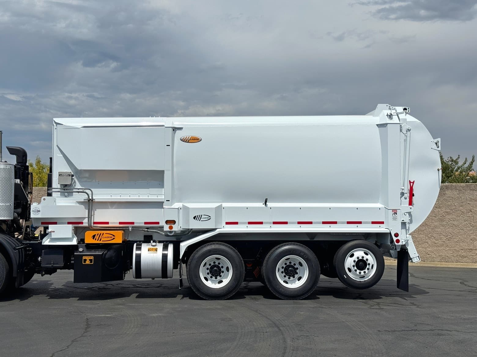 2011 American LaFrance Labrie Automizer 60/40 Split Garbage Truck