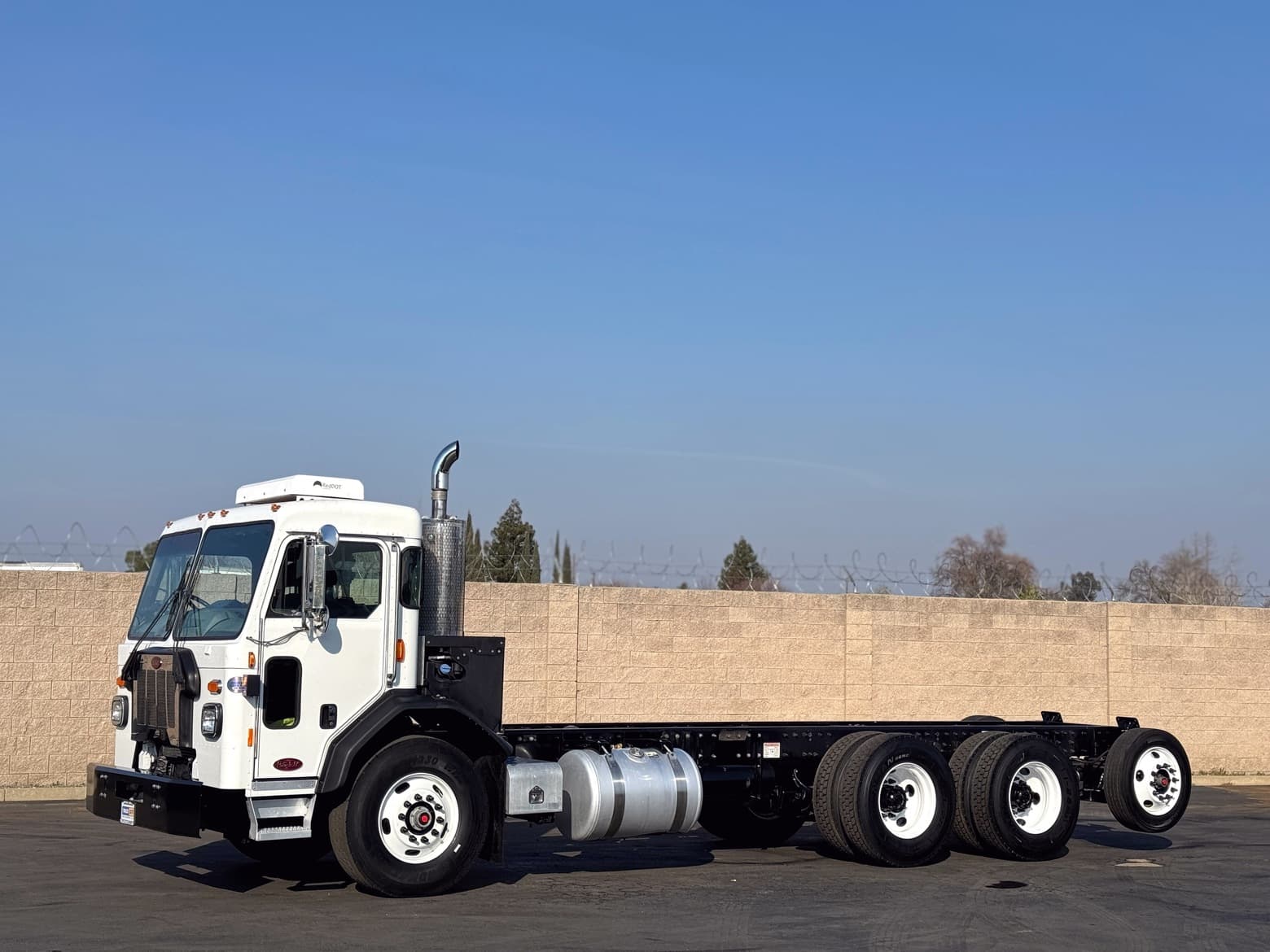 2019 Peterbilt 520 Tandem Axle Cab & Chassis