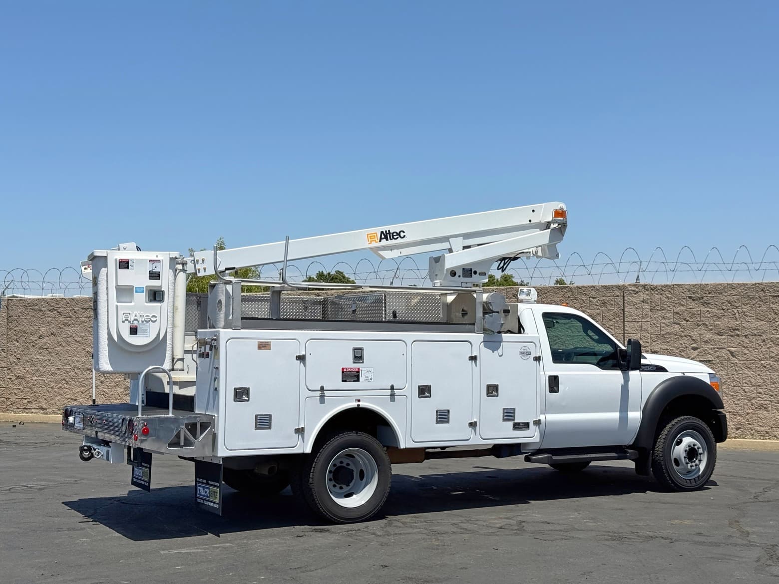 2012 Ford F450 Altec AT200A Articulating Bucket Truck