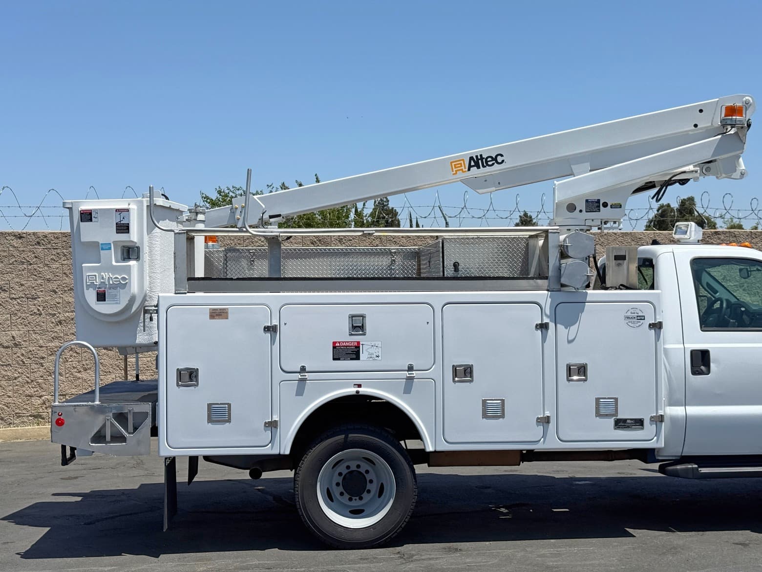 2012 Ford F450 Altec AT200A Articulating Bucket Truck