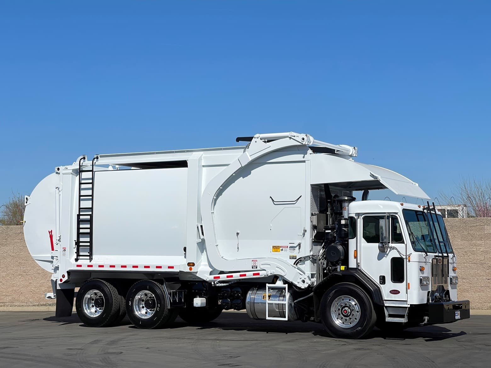 2016 Peterbilt 320 Labrie 40 Yard Front Load Garbage Truck