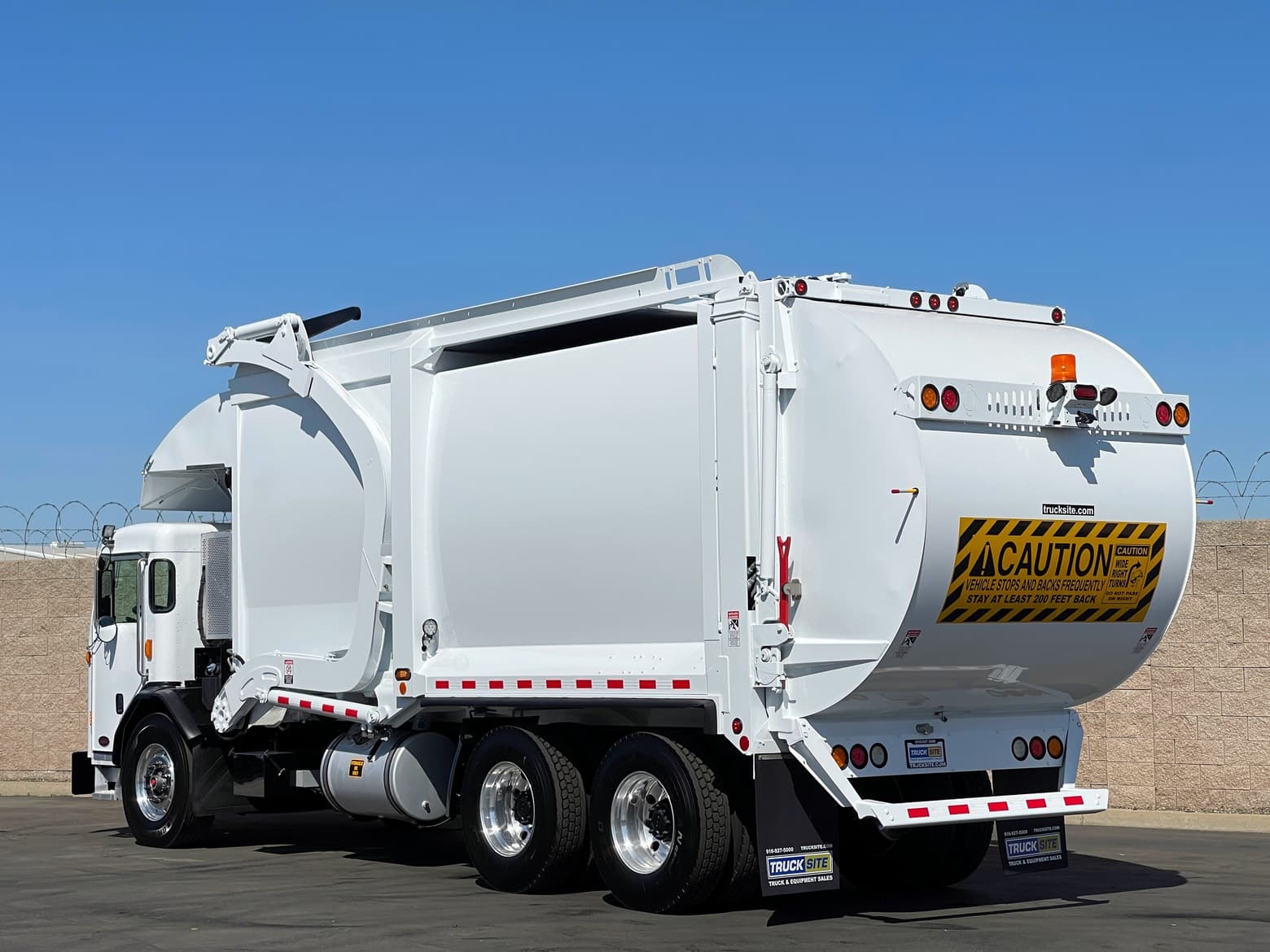 2016 Peterbilt 320 Labrie 40 Yard Front Load Garbage Truck
