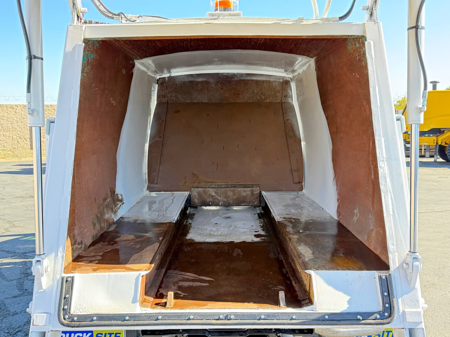 2008 Ford F550 New Way 8 Yard Rear Loader