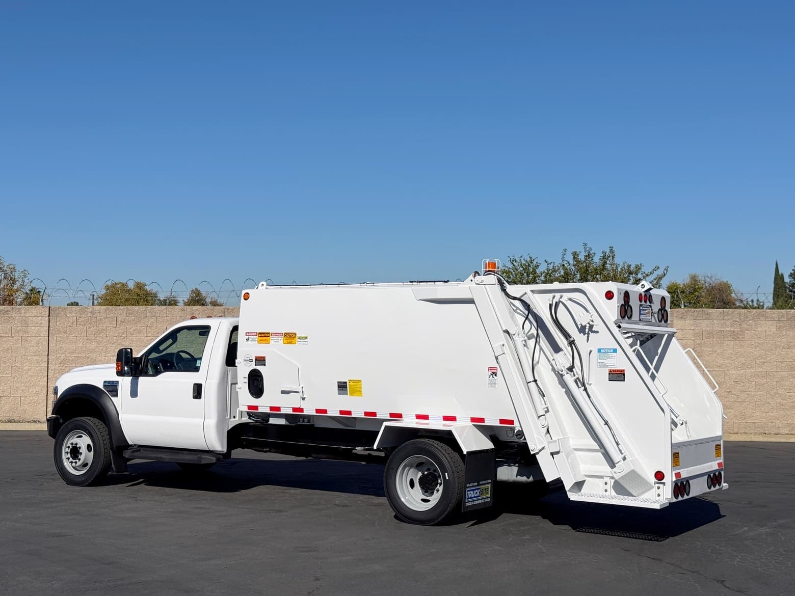 2008 Ford F550 New Way 8 Yard Rear Loader