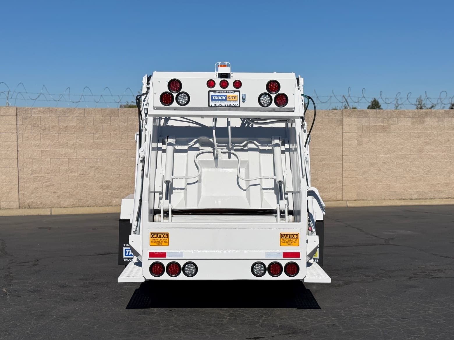 2008 Ford F550 New Way 8 Yard Rear Loader