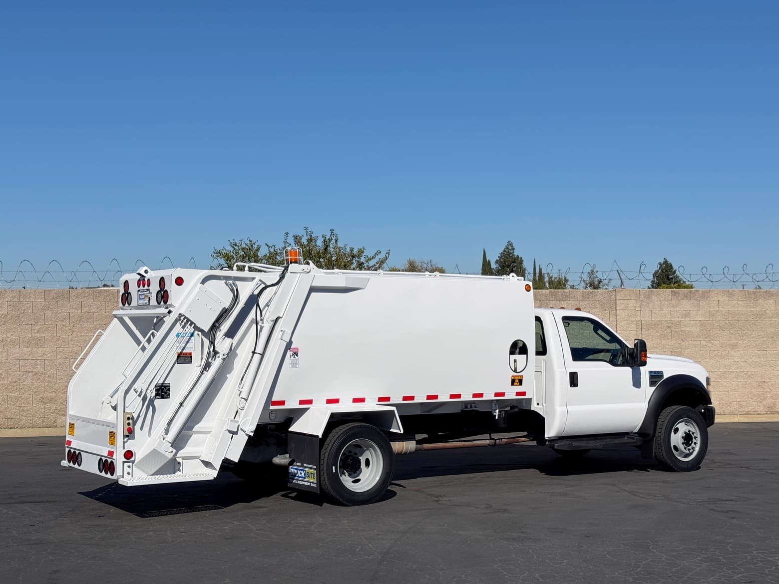 2008 Ford F550 New Way 8 Yard Rear Loader