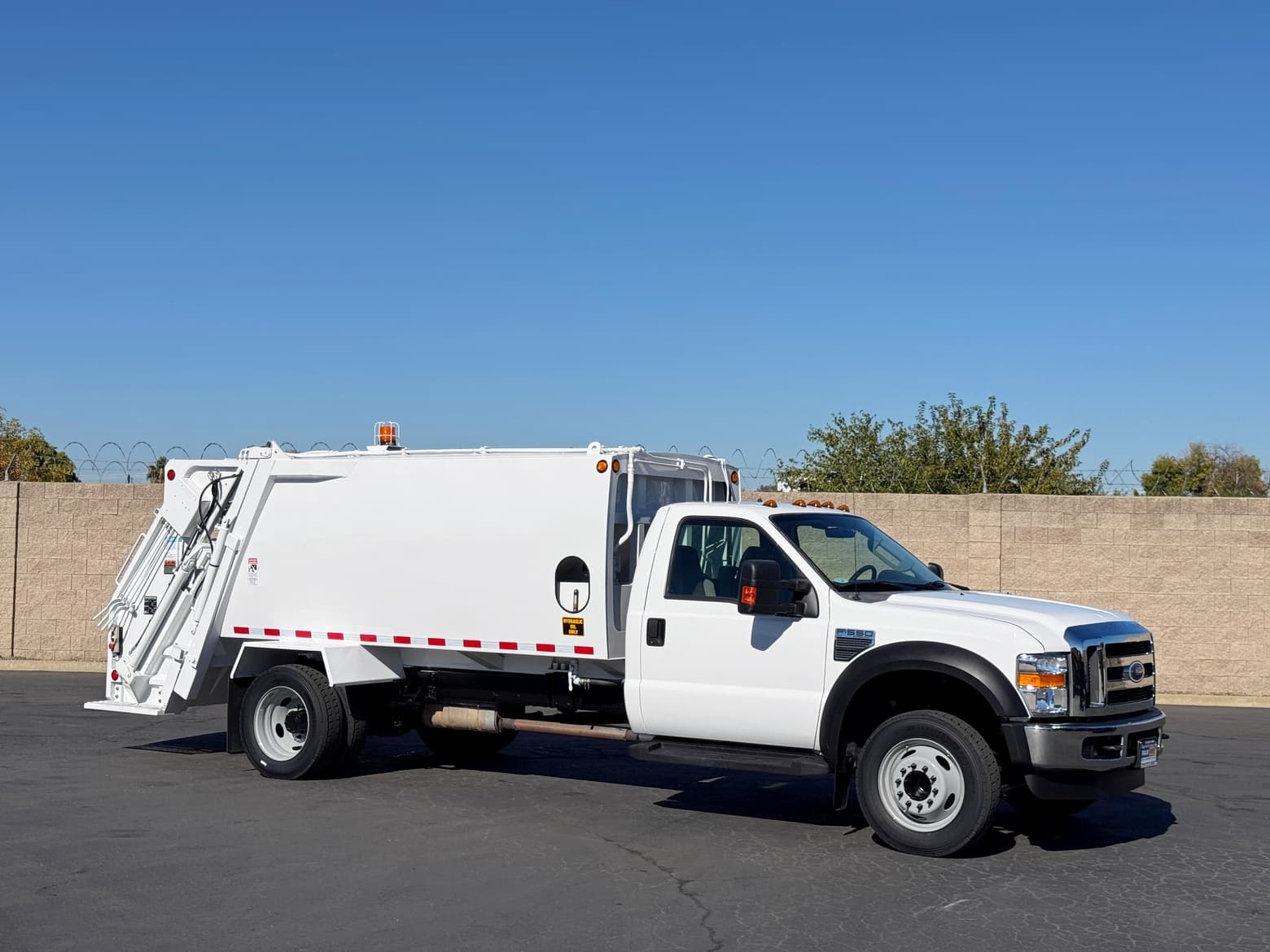 2008 Ford F550 New Way 8 Yard Rear Loader