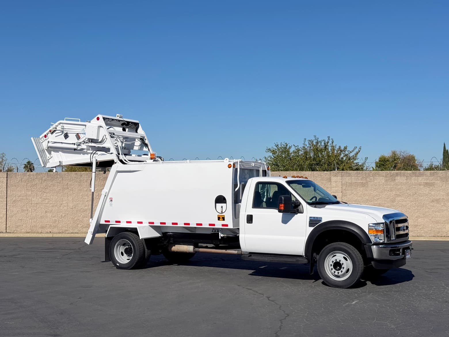 2008 Ford F550 New Way 8 Yard Rear Loader