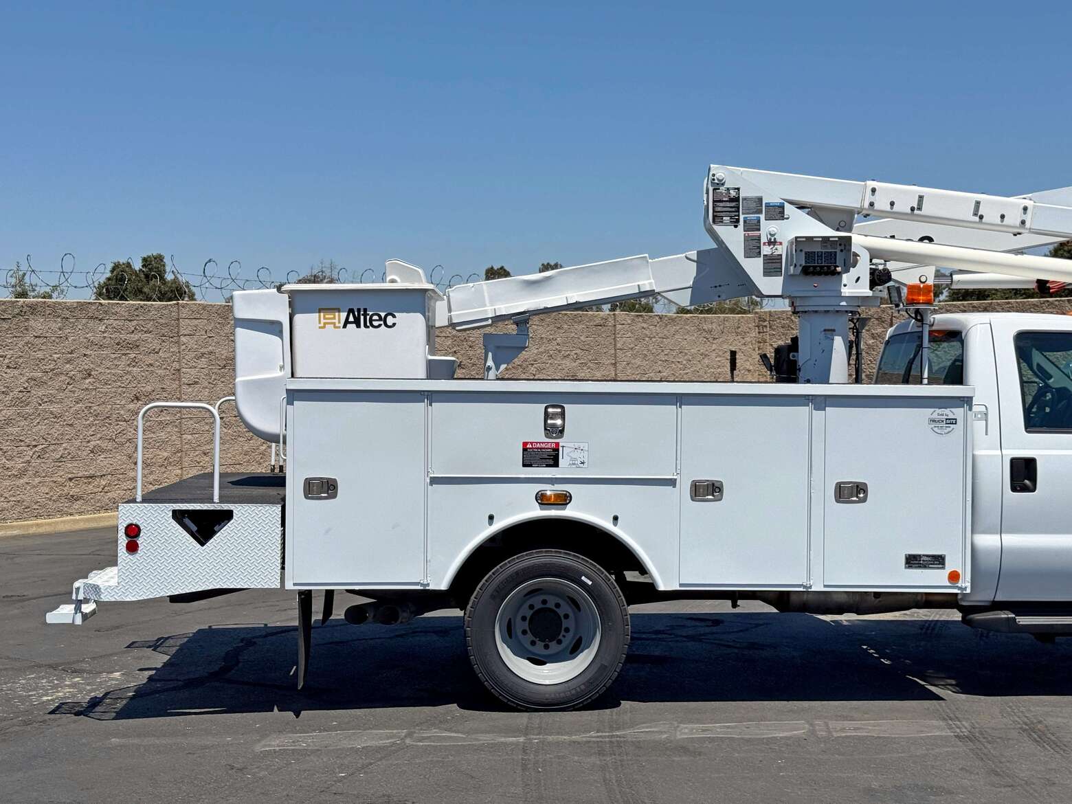 2012 Ford F550 Altec AT37G Articulating Bucket Truck