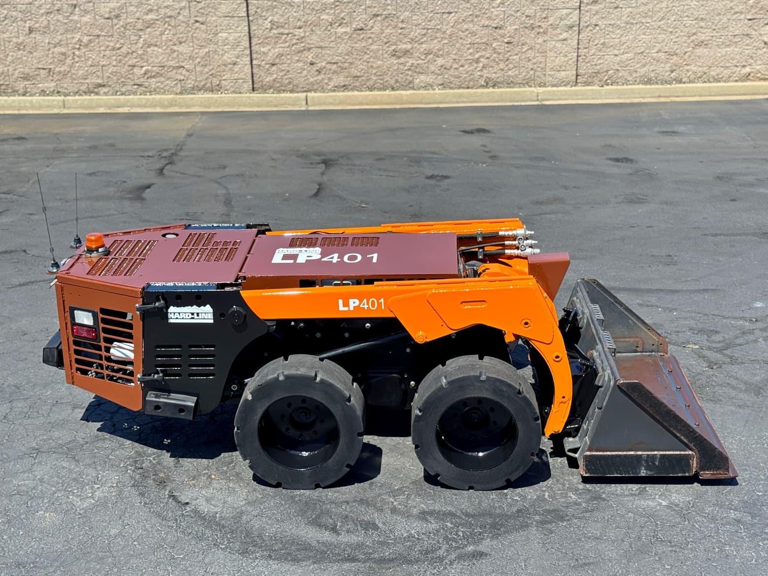 Hard-Line LP401 Low-Profile Loader