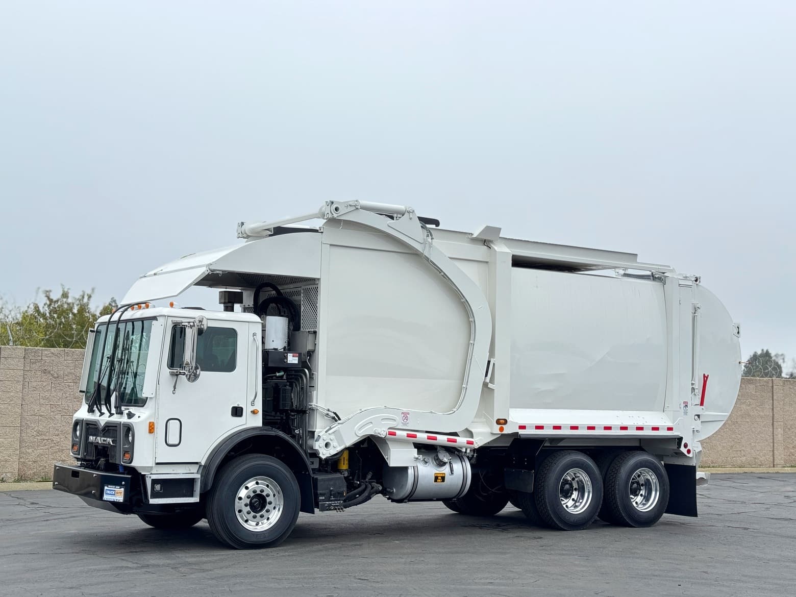 2019 Mack MRU Labrie 40 Yard Front Load Garbage Truck