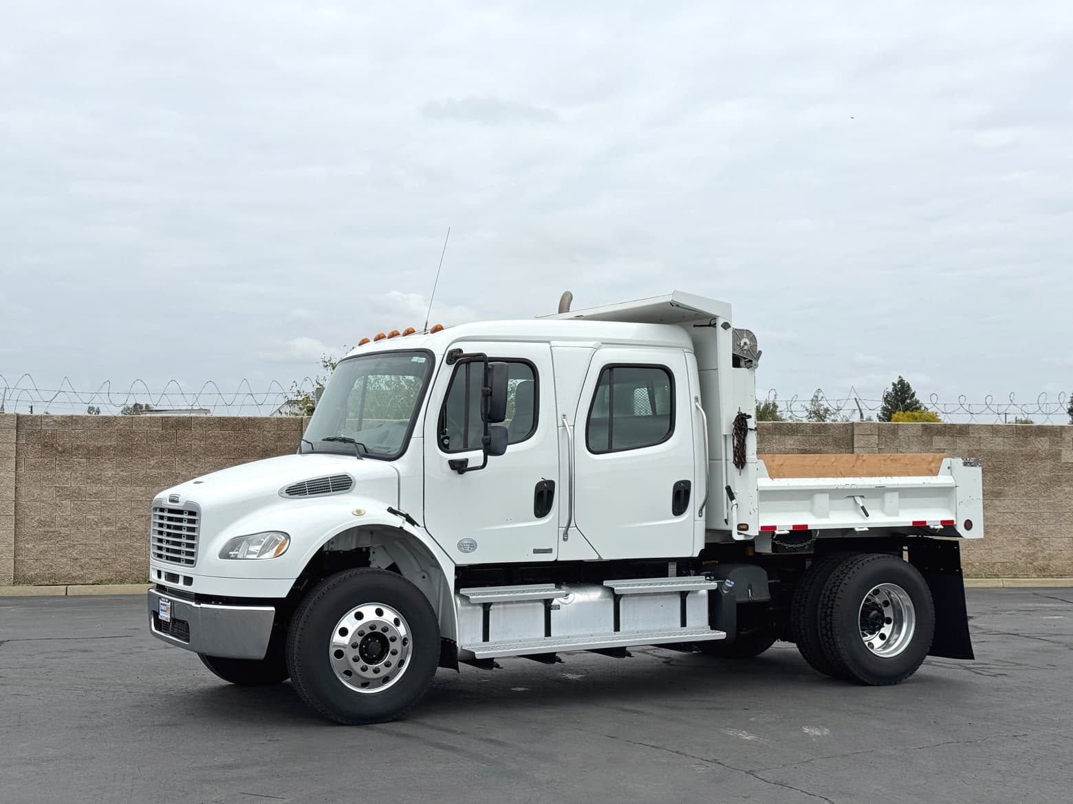 2012 Freightliner 3-4 Yard Crew Cab Dump Truck