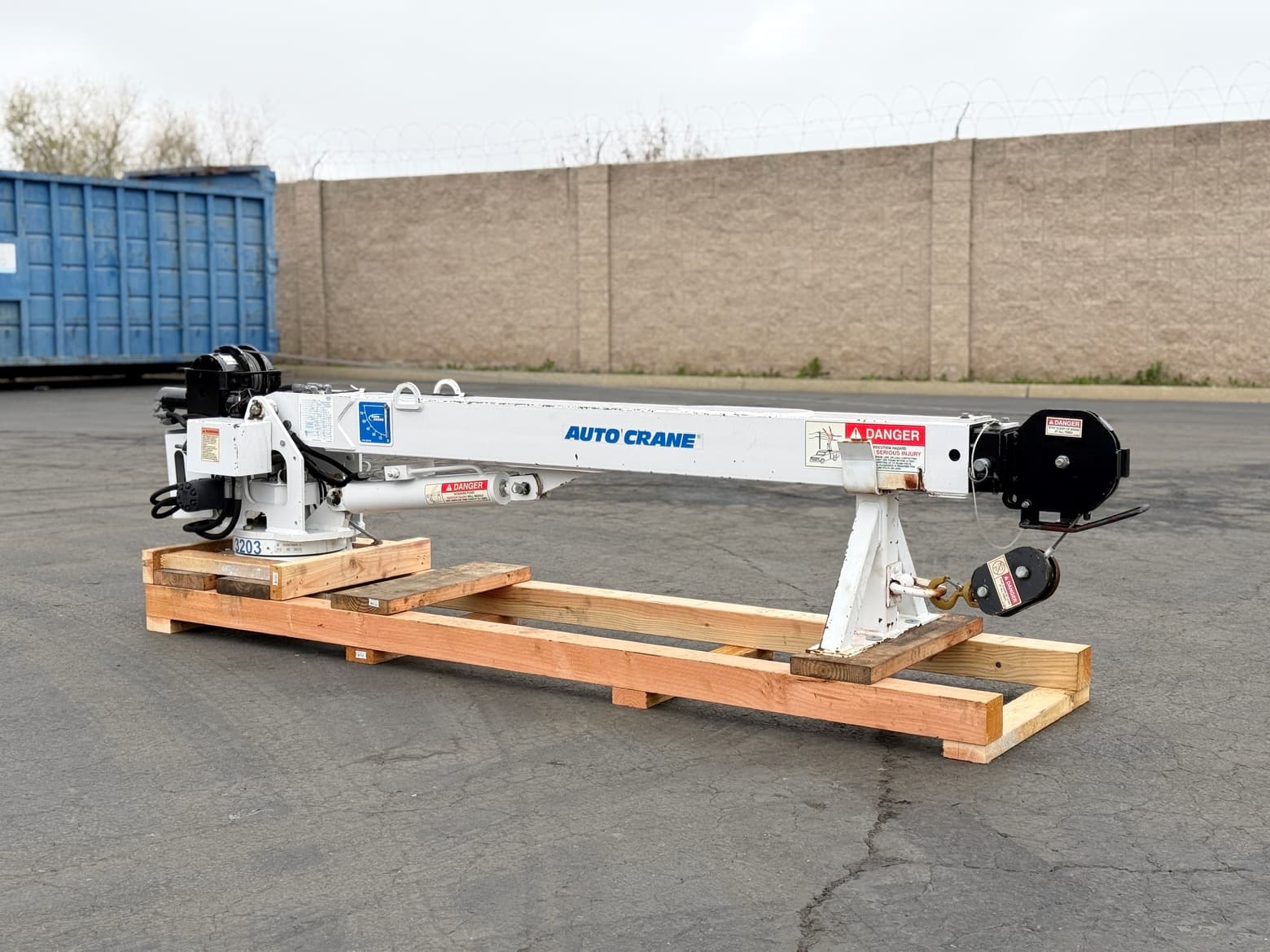 Auto Crane Lift 3203H Series Hydraulic Crane For Sale