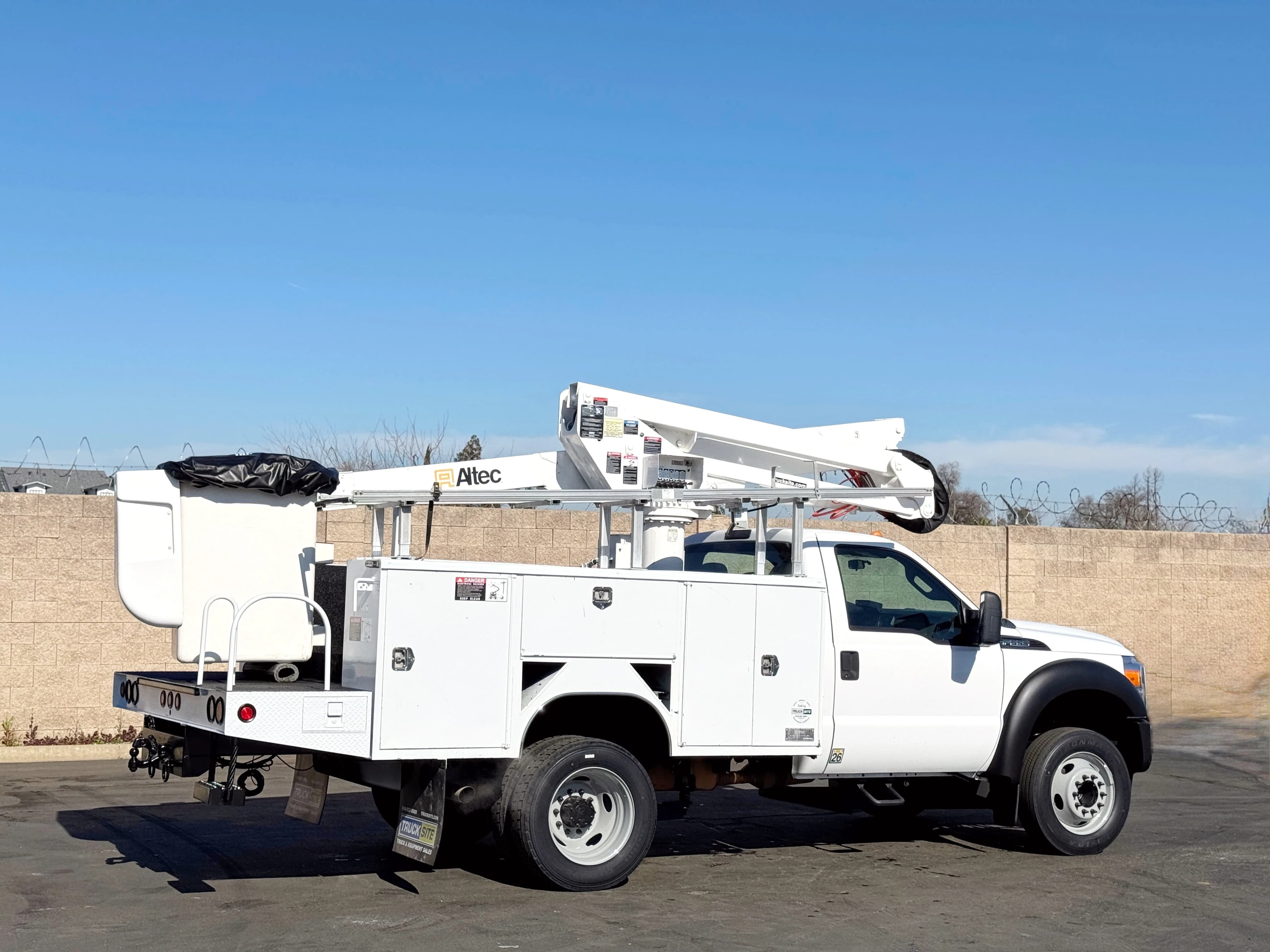 2015 Ford F550 Altec AT37G Articulating Bucket Truck
