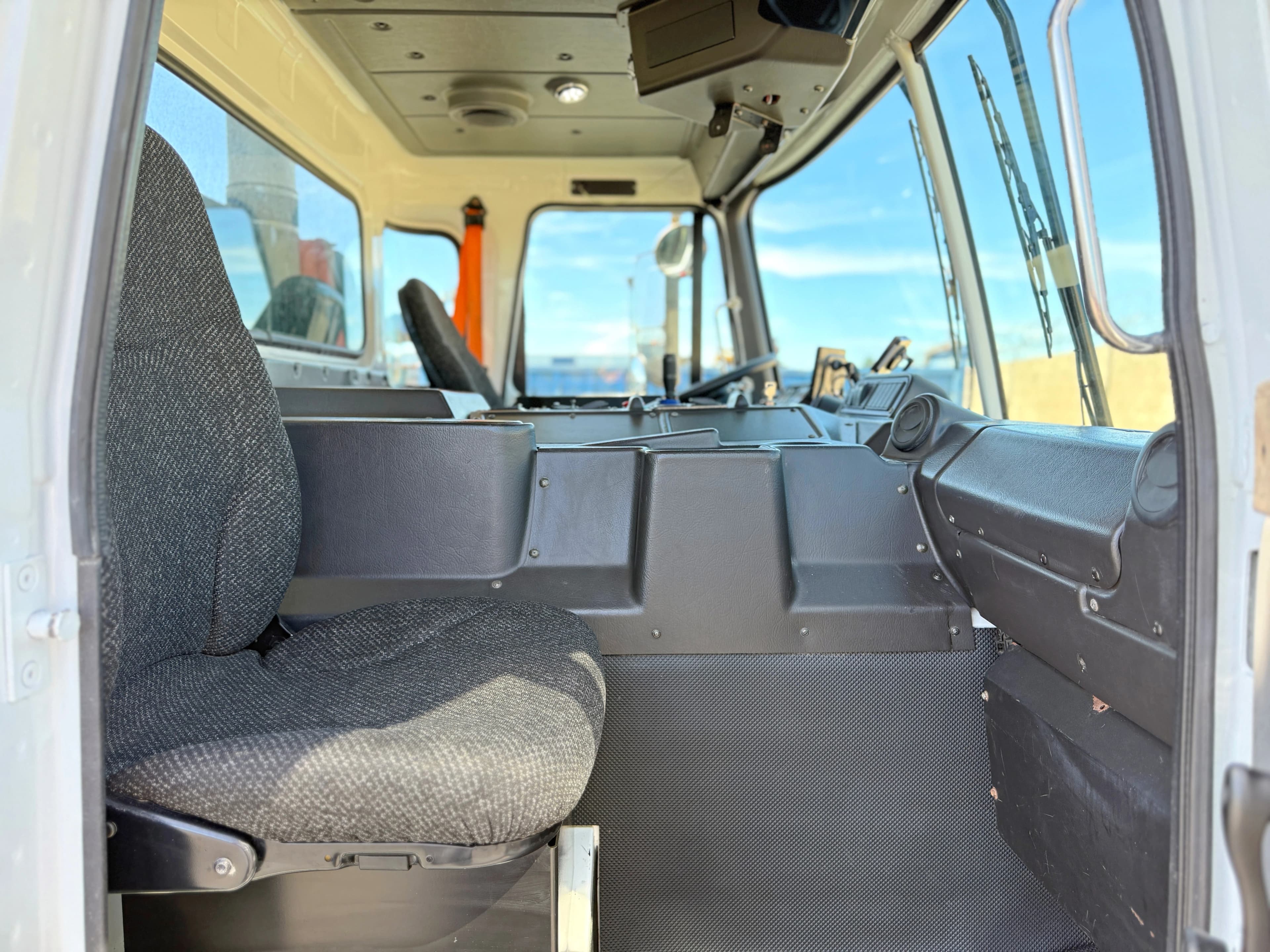 2016 Autocar New Way Mammoth 40 YD Front Load Garbage Truck