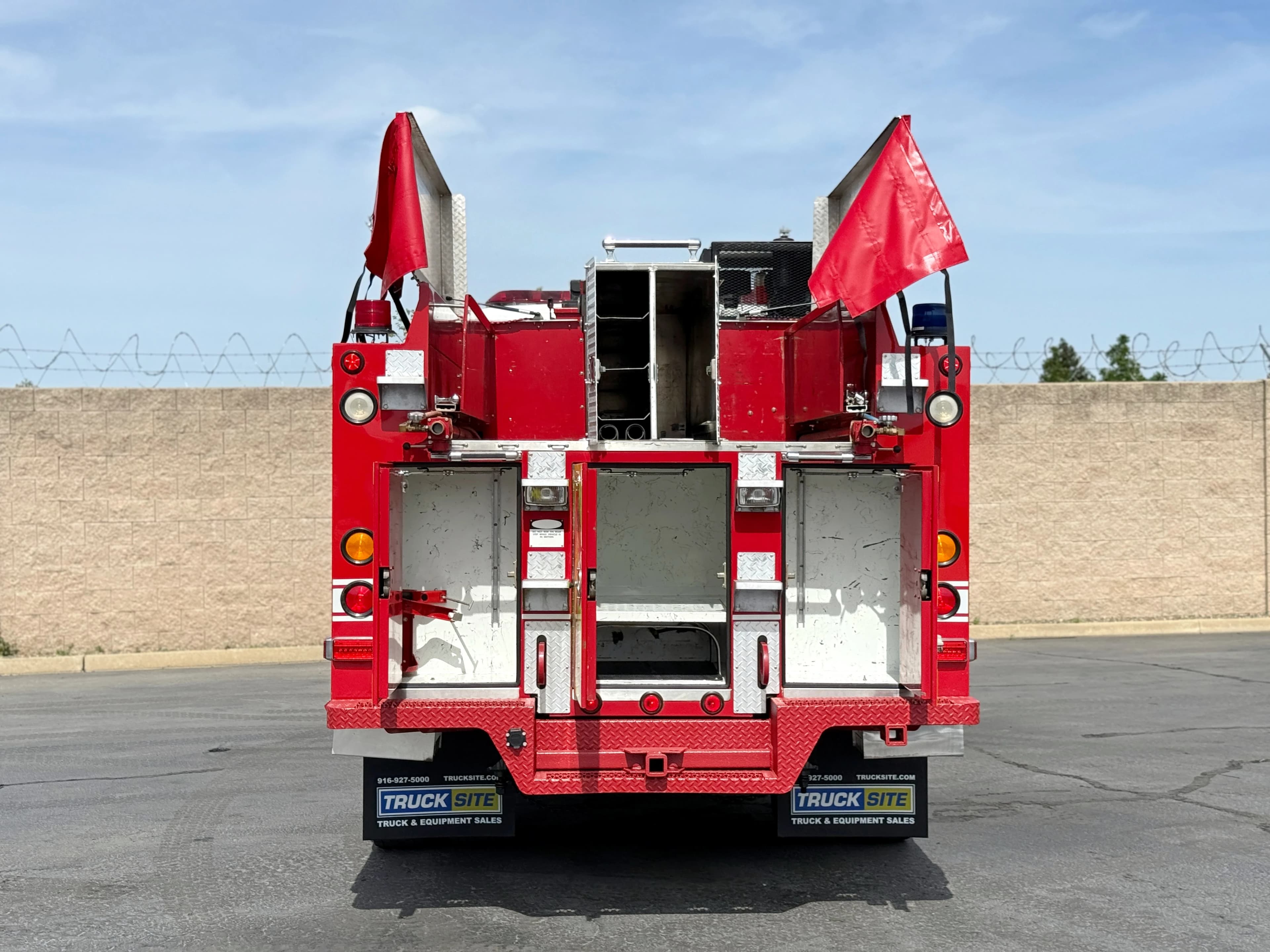 2001 International 4800 4x4 Type 3 Fire Pumper