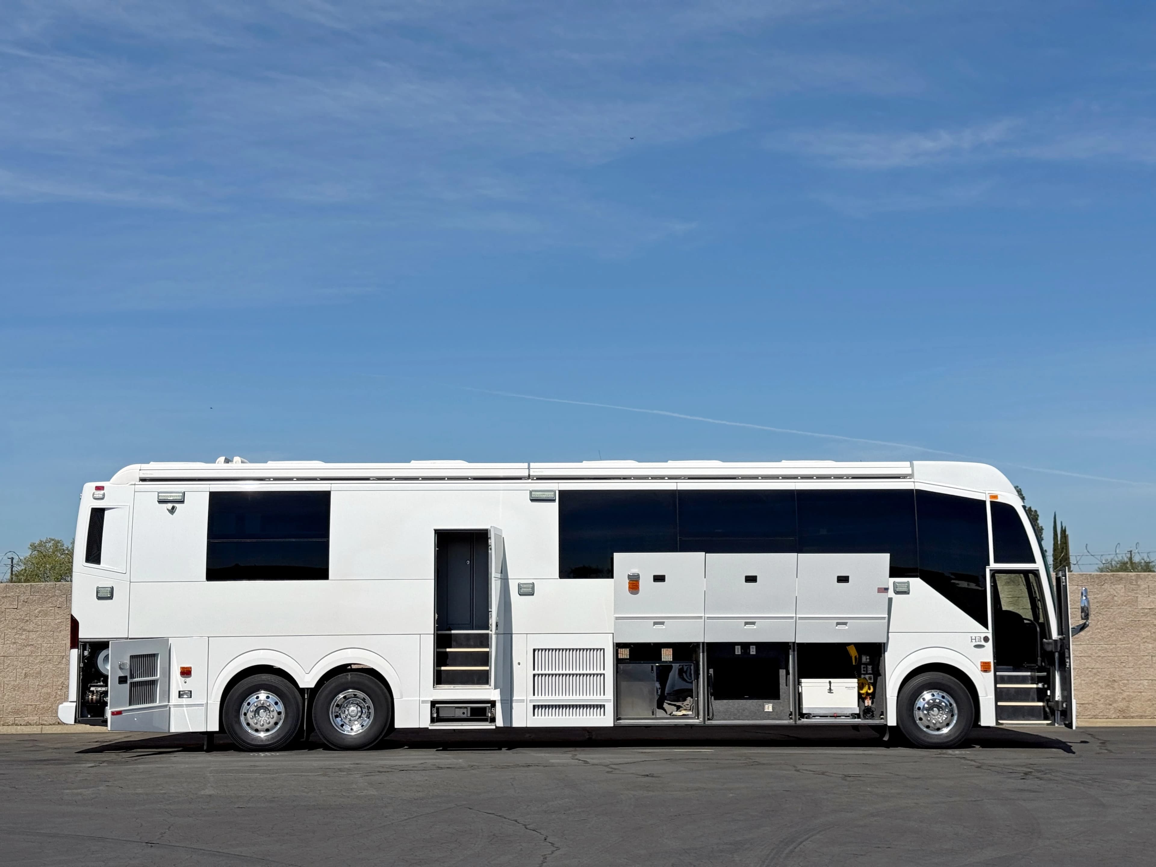 2011 Prevost H3-45 VIP Mobile Communications Unit