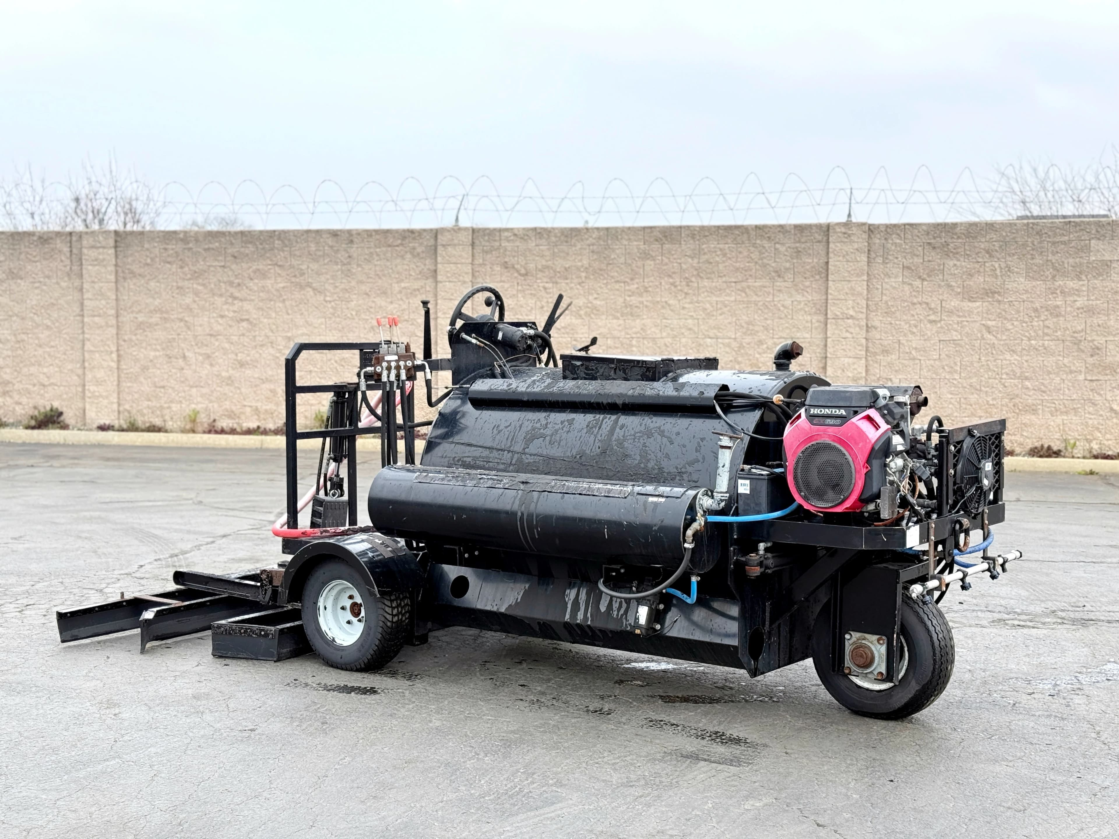 American Sealcoat MFG 400SQE Pavement Sealer