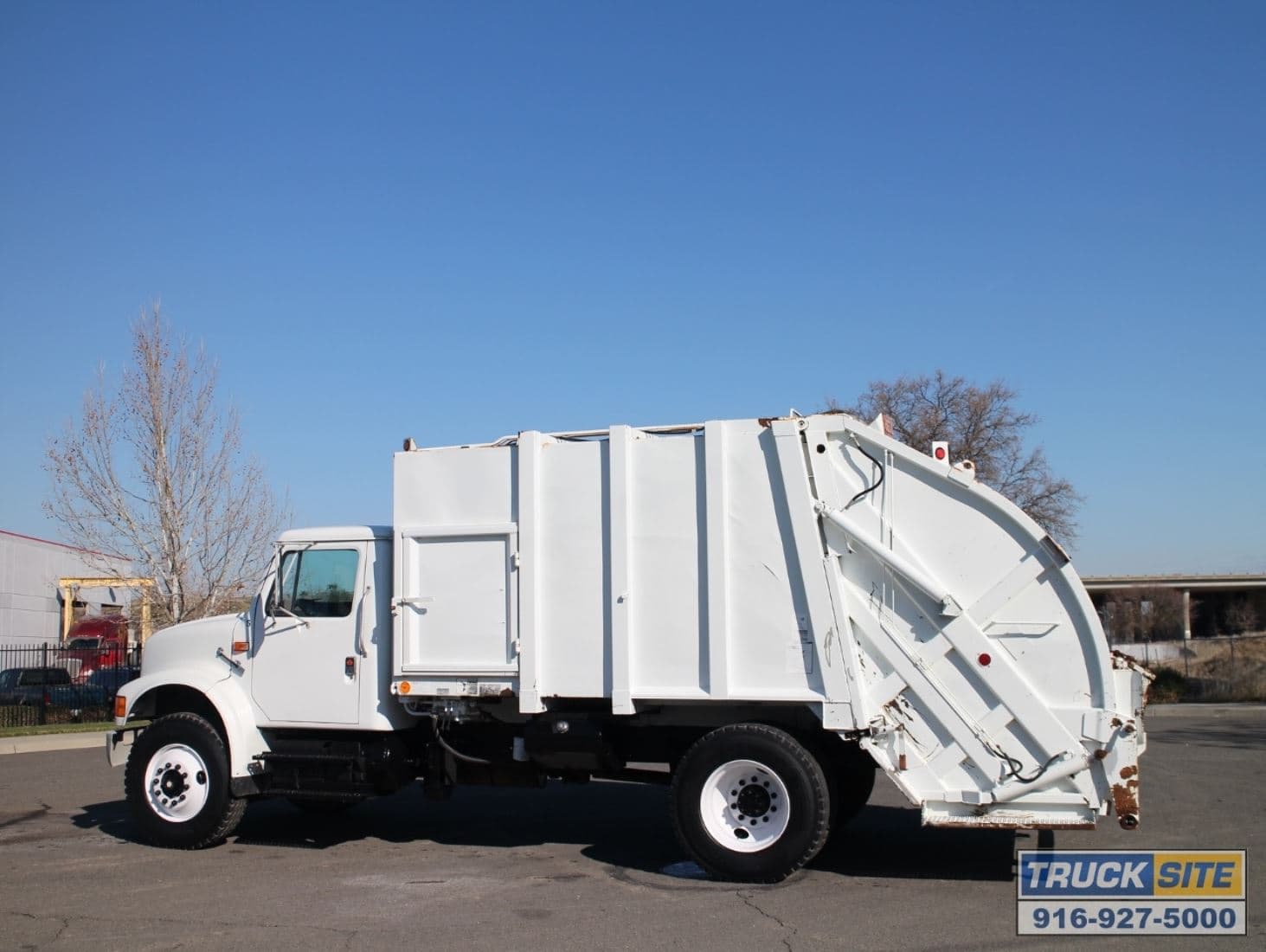 1990 International 4900 Heil 4000 16 Yard Rear Loader