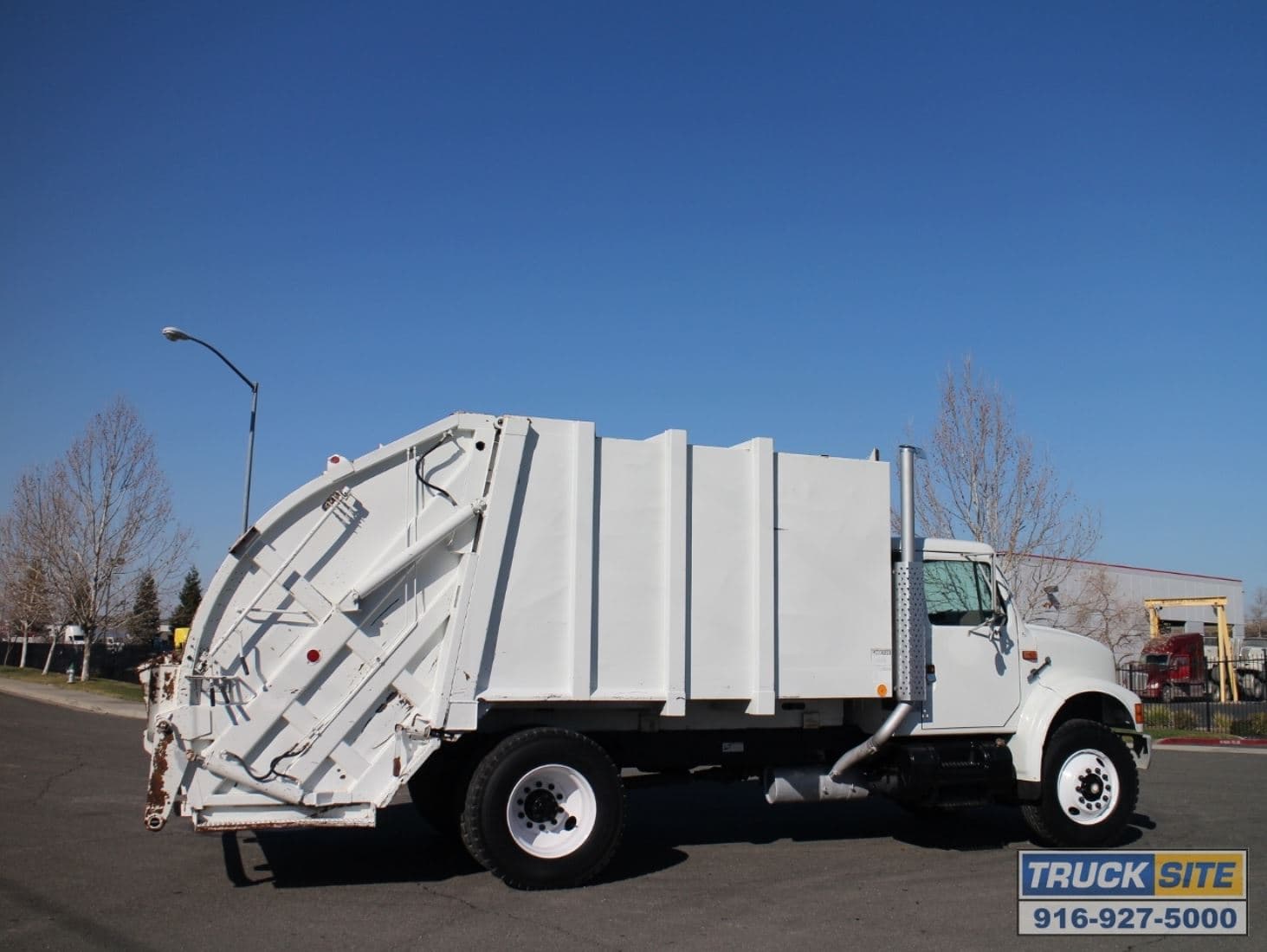 1990 International 4900 Heil 4000 16 Yard Rear Loader