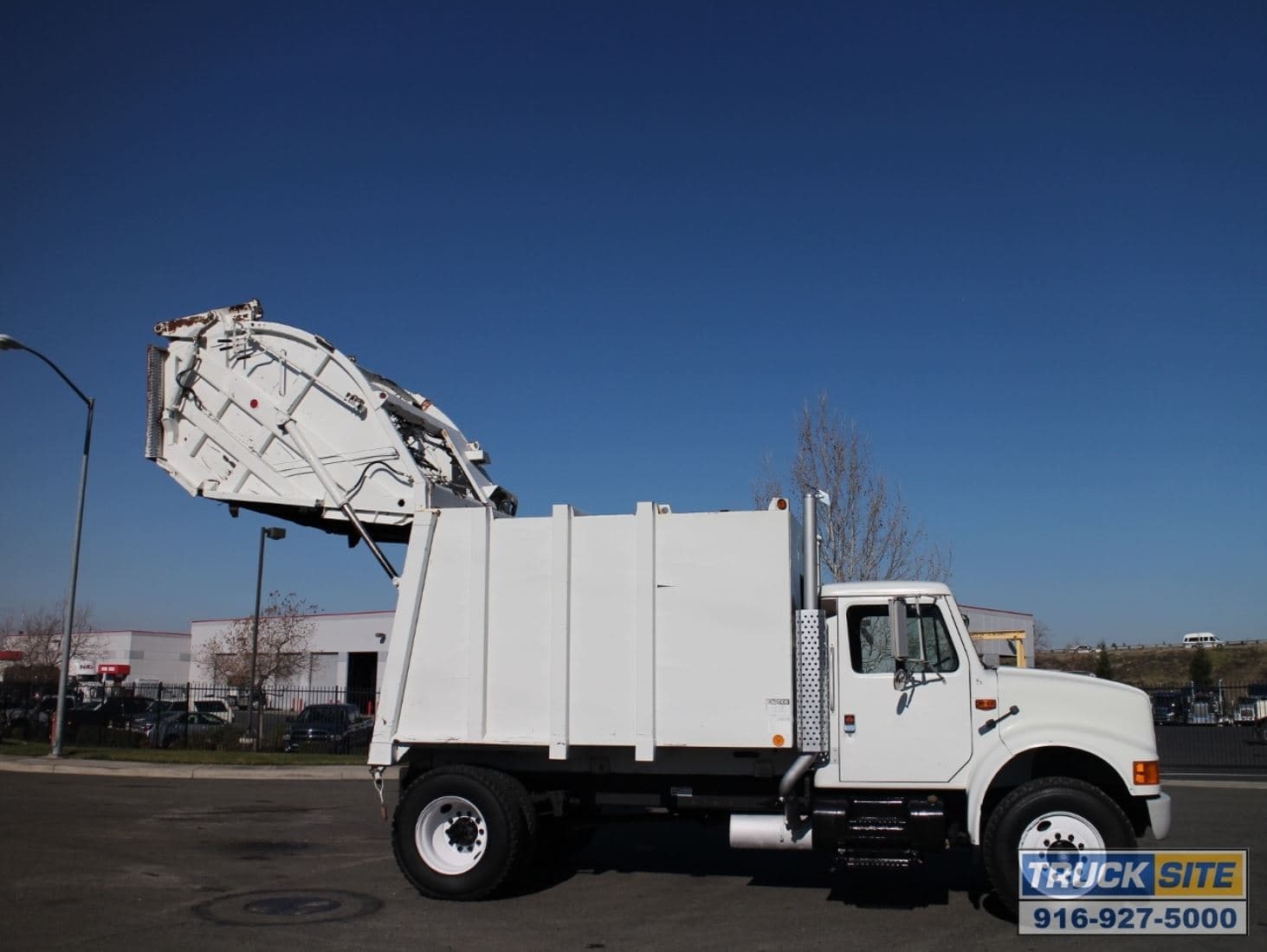 1990 International 4900 Heil 4000 16 Yard Rear Loader