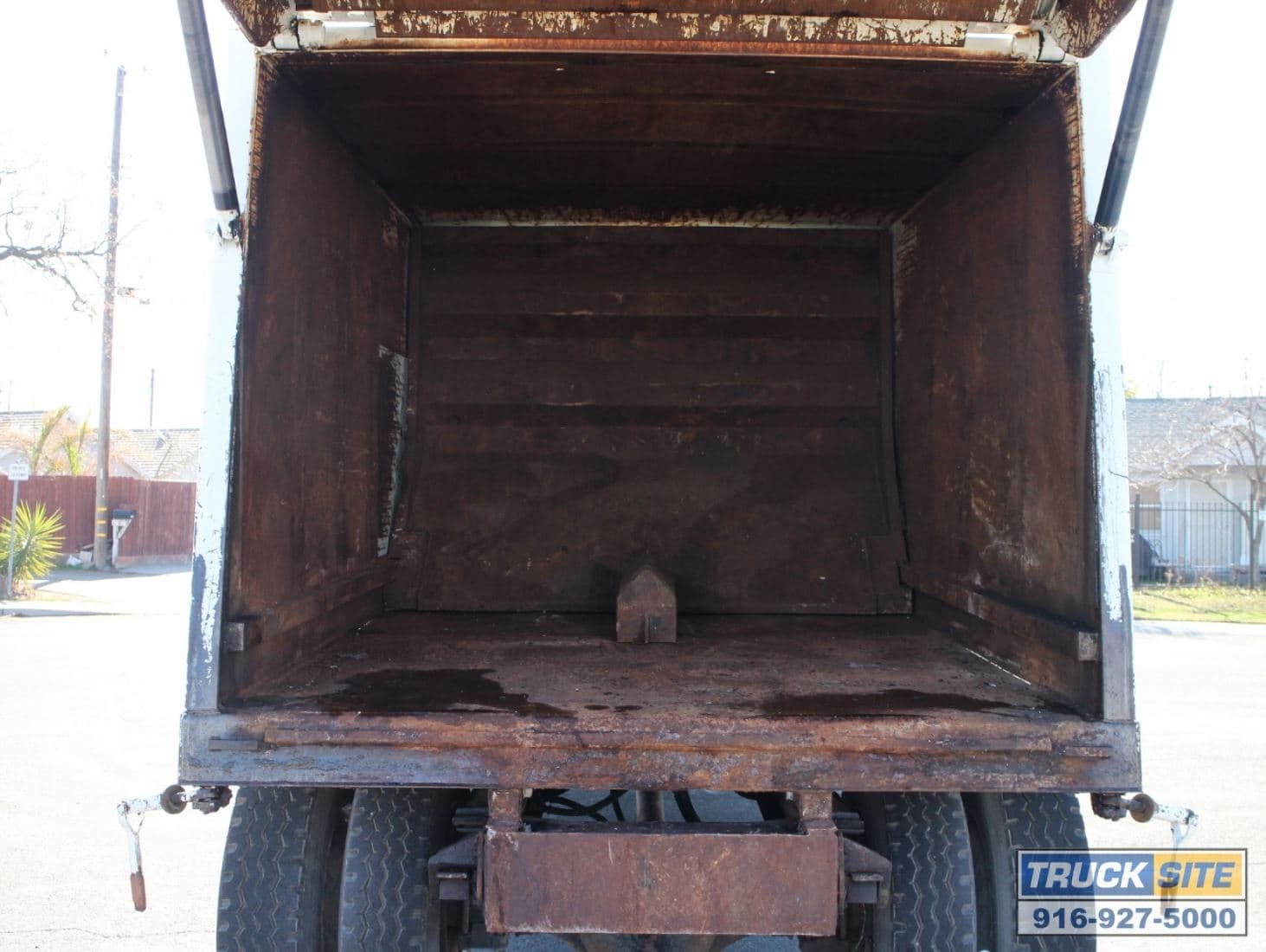 1990 International 4900 Heil 4000 16 Yard Rear Loader