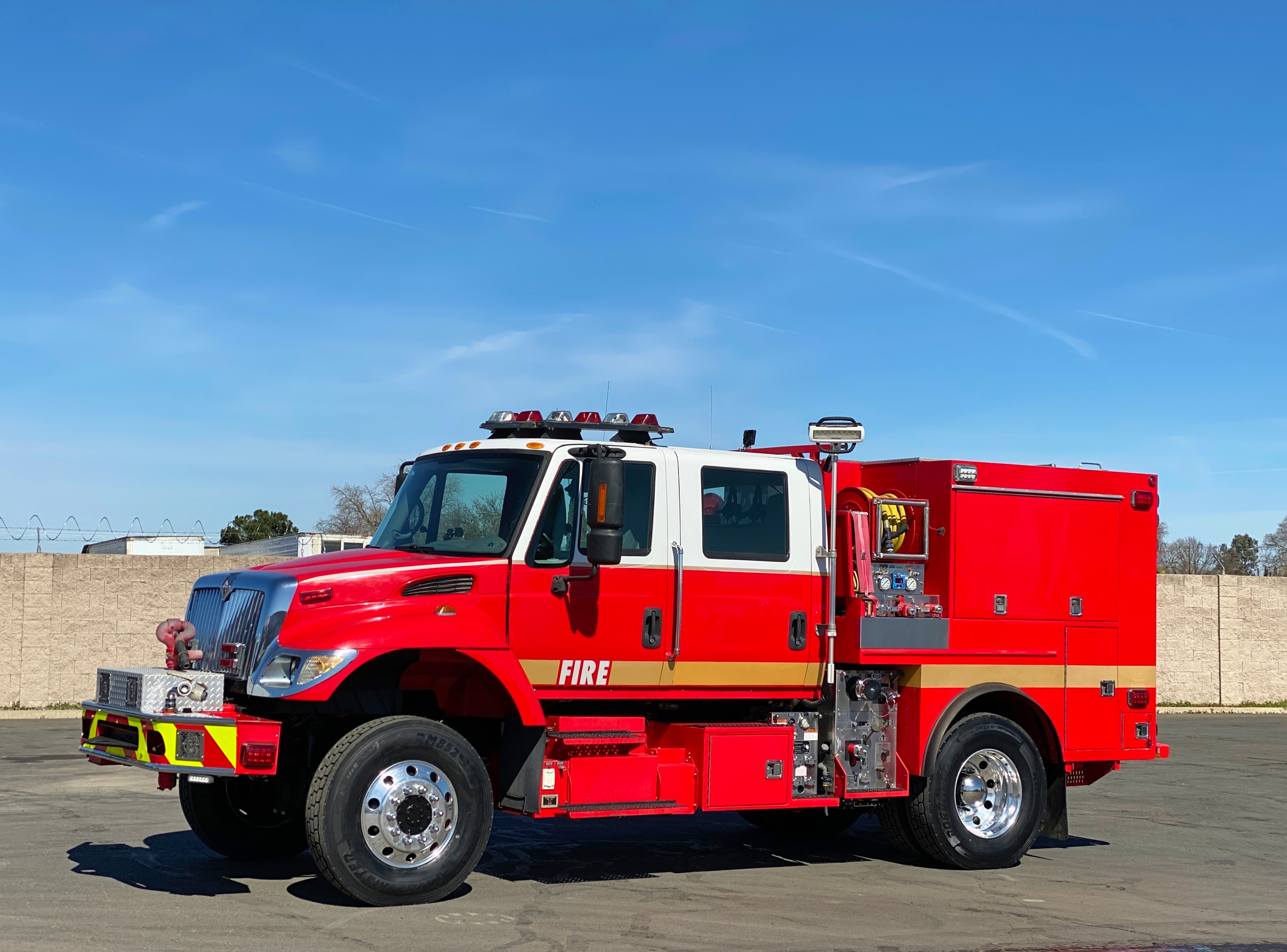 2007 International 7400 4x4 Type 3 Fire Pumper