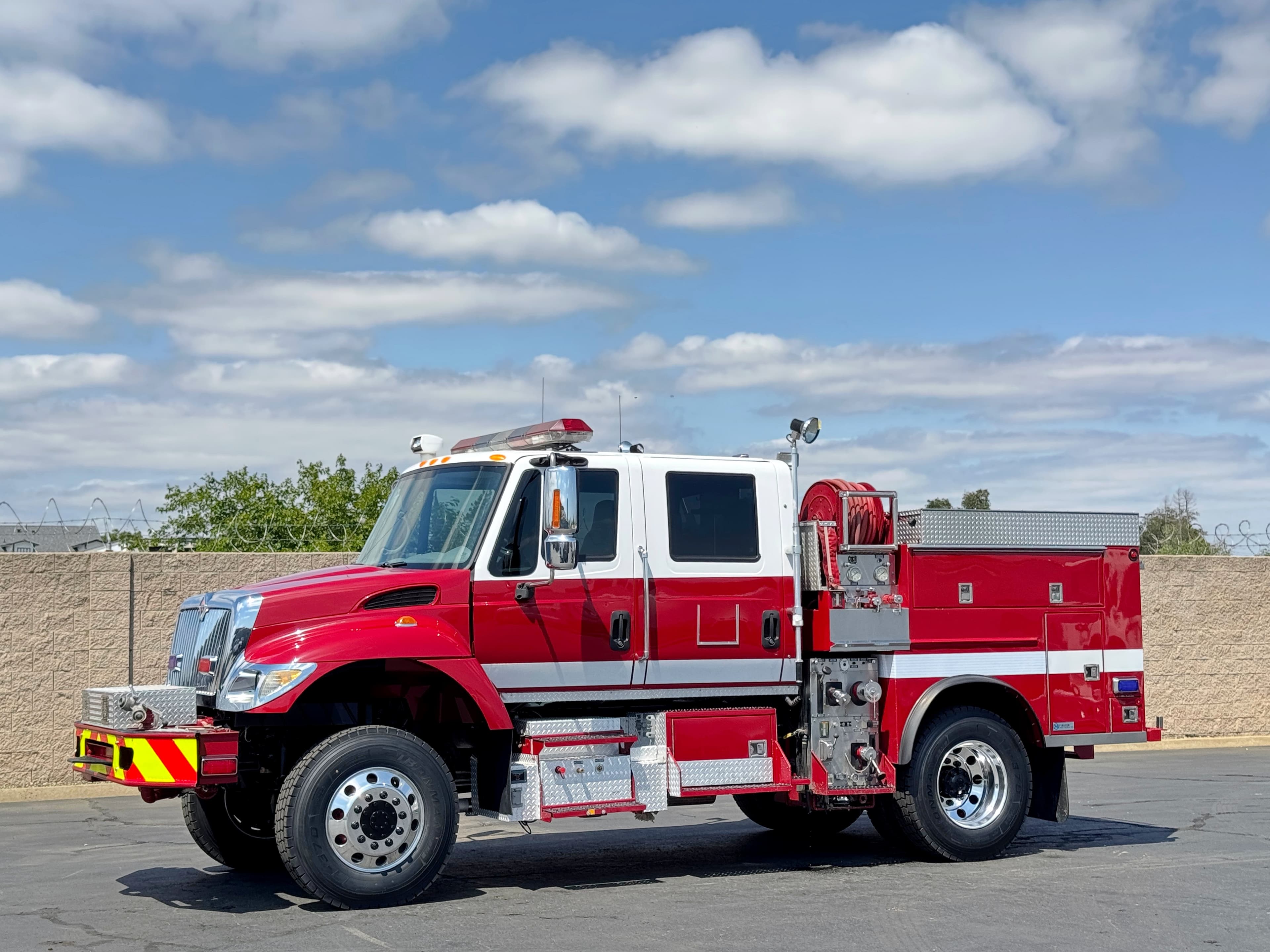2007 International 7400 4x4 Type 3 Fire Pumper