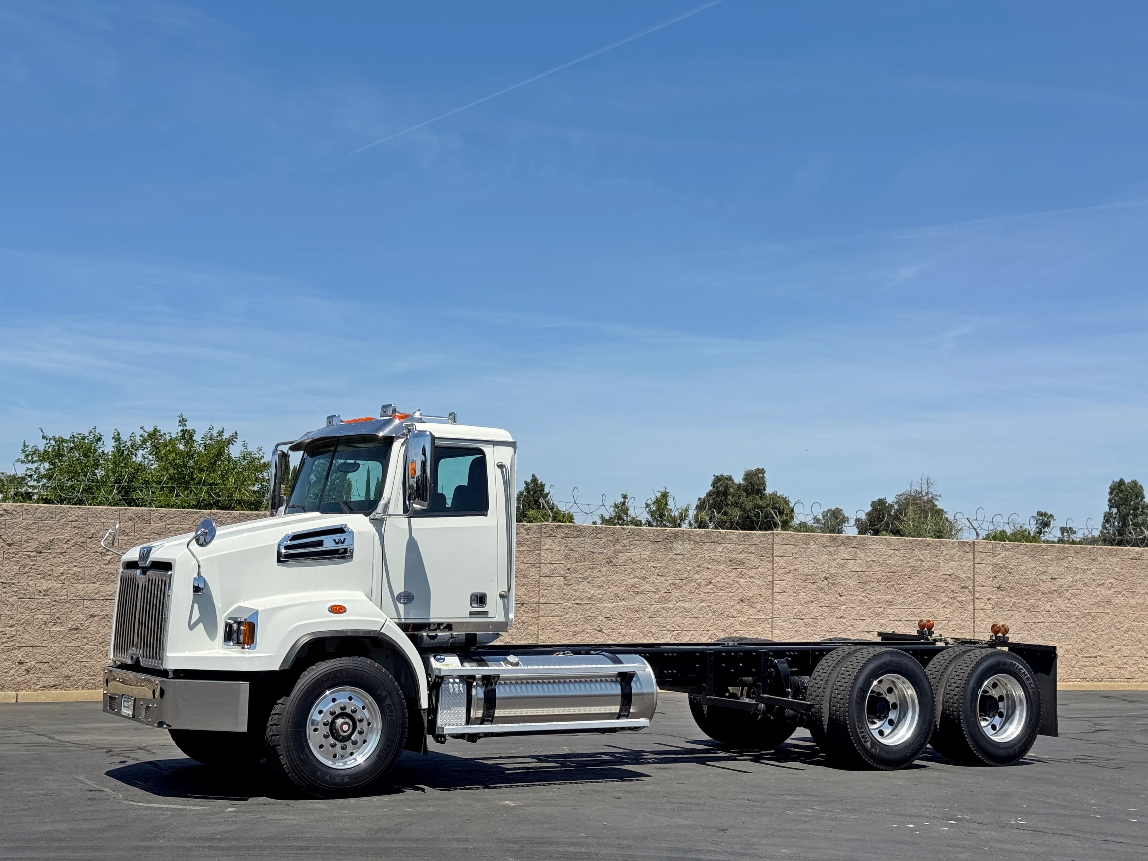 2021 Western Star 4700 Tandem Axle Cab & Chassis