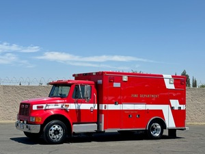 1999 International 4700 Road Rescue Medium-Duty Ambulance