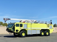 2004 Oshkosh Striker 3000 Aircraft Rescue w/53' Snozzle
