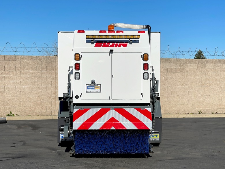 2006 Freightliner Elgin Broom Bear Mechanical Street Sweeper