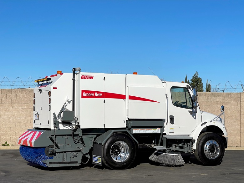2006 Freightliner Elgin Broom Bear Mechanical Street Sweeper