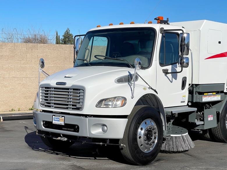 2006 Freightliner Elgin Broom Bear Mechanical Street Sweeper