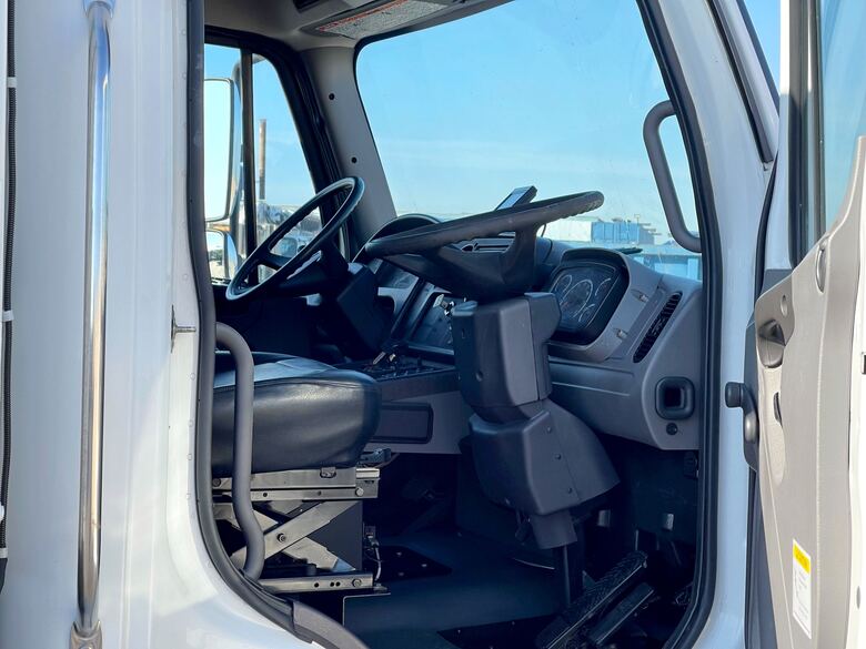 2006 Freightliner Elgin Broom Bear Mechanical Street Sweeper