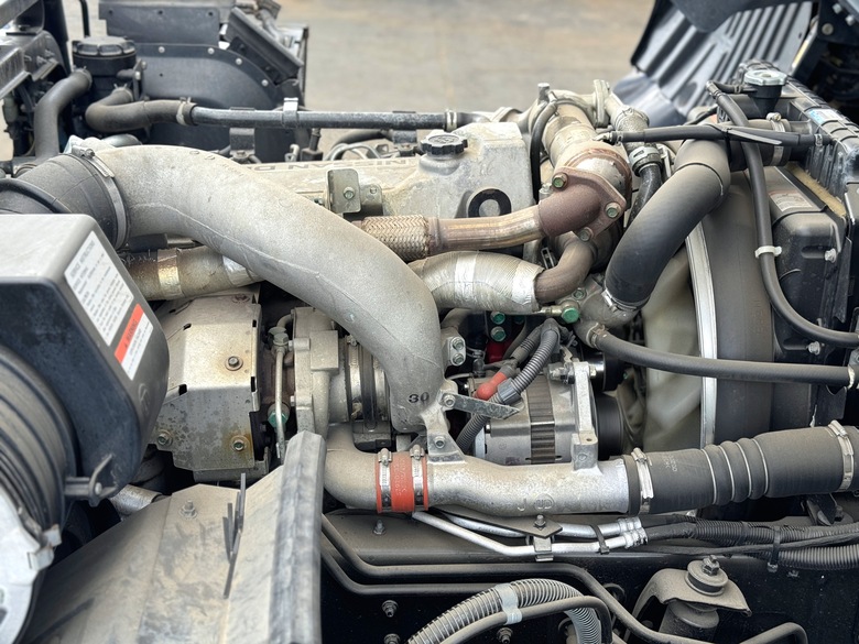 2008 UD Elgin Whirlwind MV Vacuum Air Street Sweeper