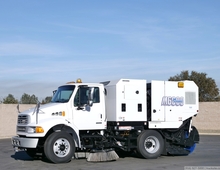 2009 Sterling Schwarze M6000SE CNG Broom Sweeper