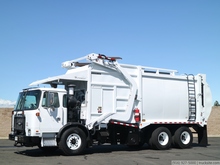 2011 Autocar Xpeditor New Way Mammoth 40 YD Front Loader